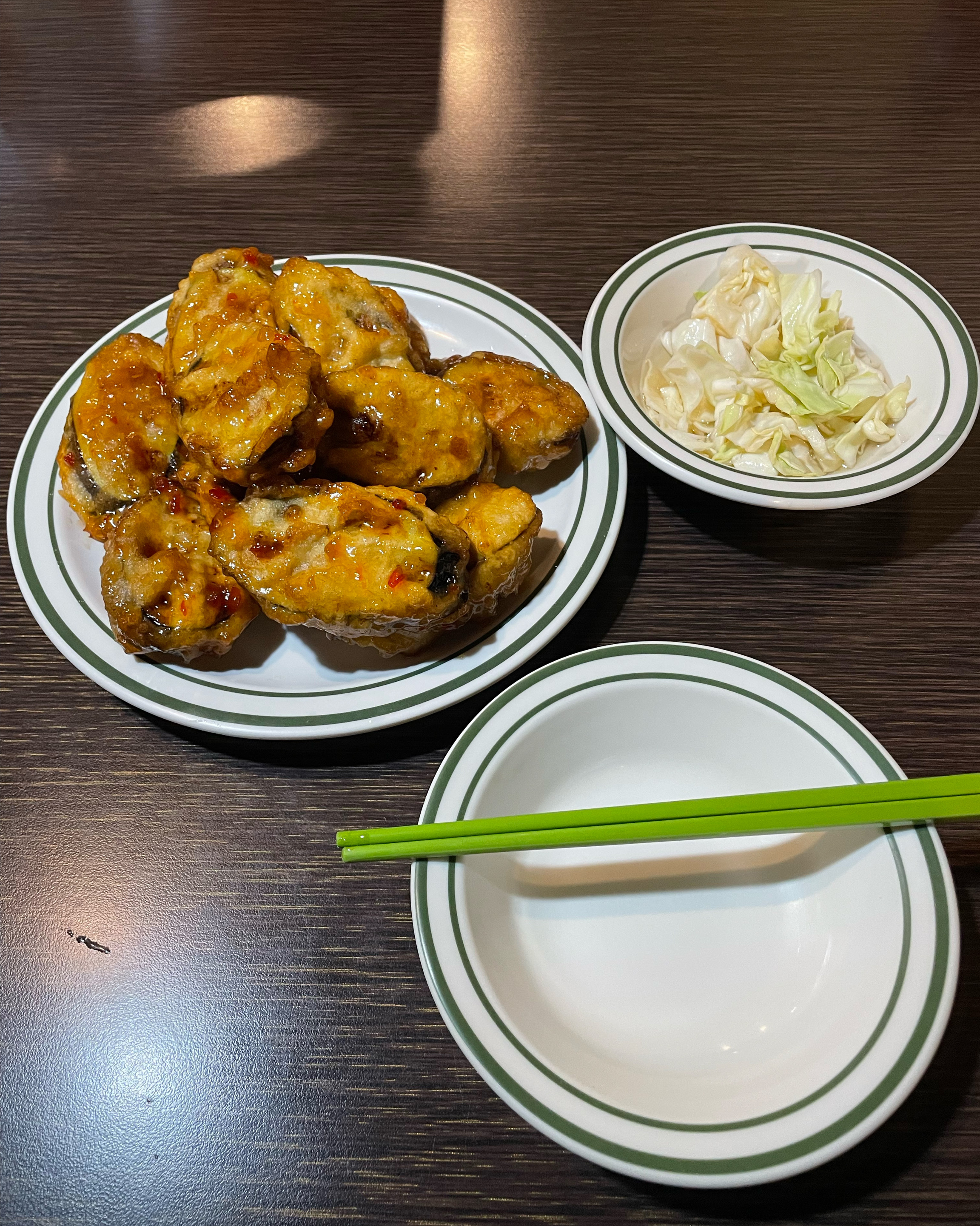 사람 많아서 한참 기다려서 먹었어요. 가지튀김 최고 - 제주 맛집 잉가이