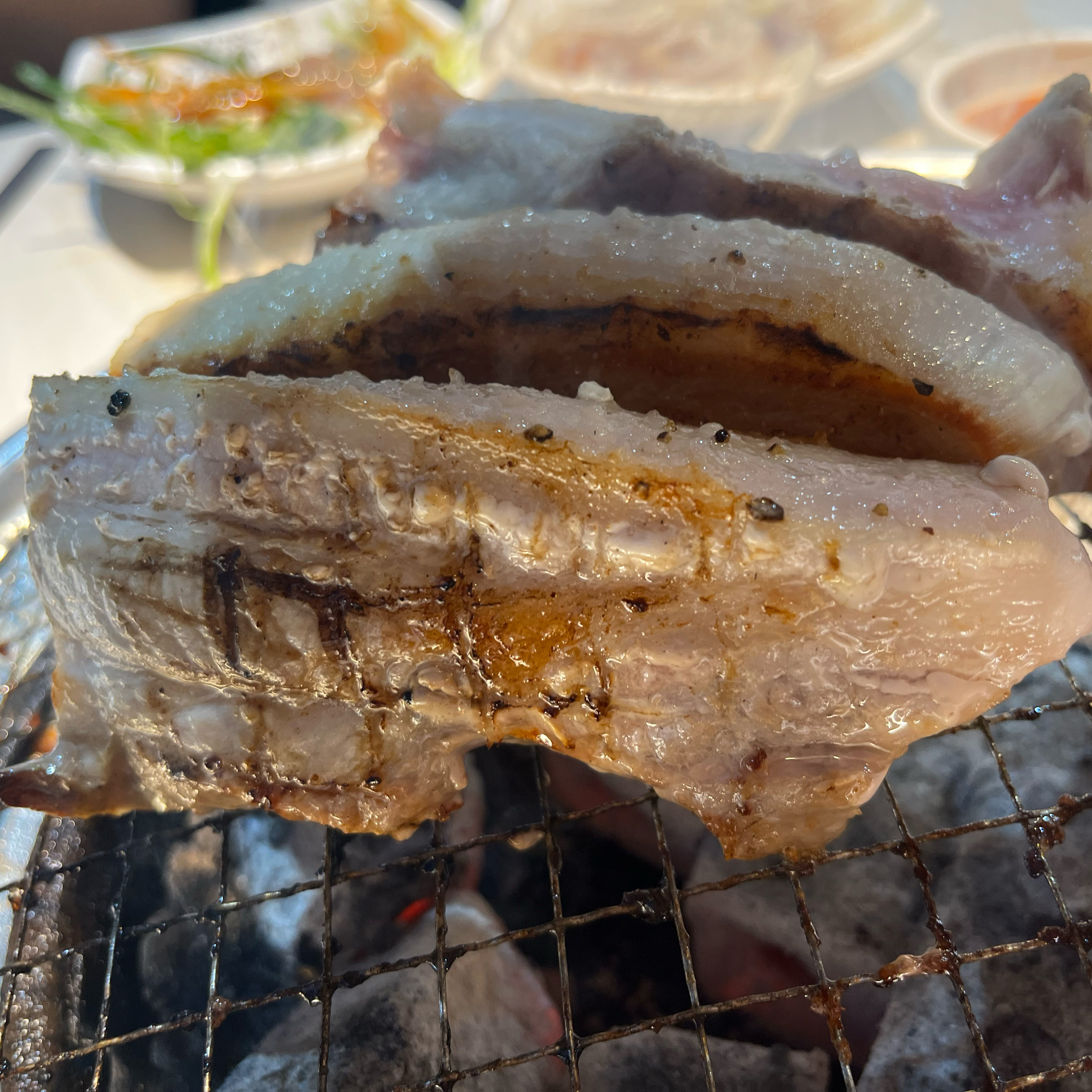 고기가 맛있고, 직원 분들, 친절하고 반찬도 잘 나와요. 여기는 갈비가 진짜 맛있어요! - 발산역 맛집 명륜진사갈비 서울발산역점