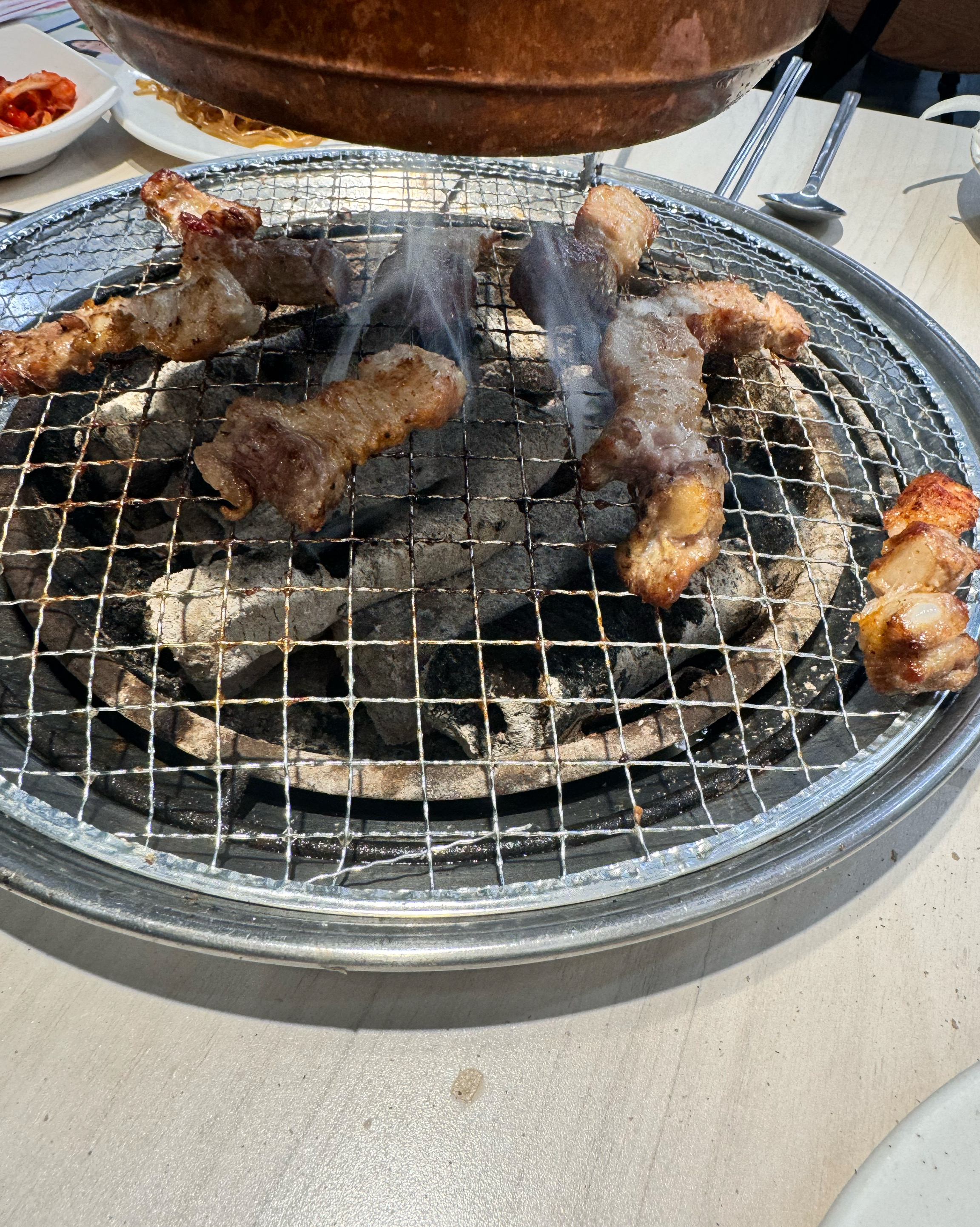 아기들이랑 같이 왔는데 직원분들도 친절하시고 고기도 맛있어요!! - 화곡동 맛집 명륜진사갈비 서울까치산점