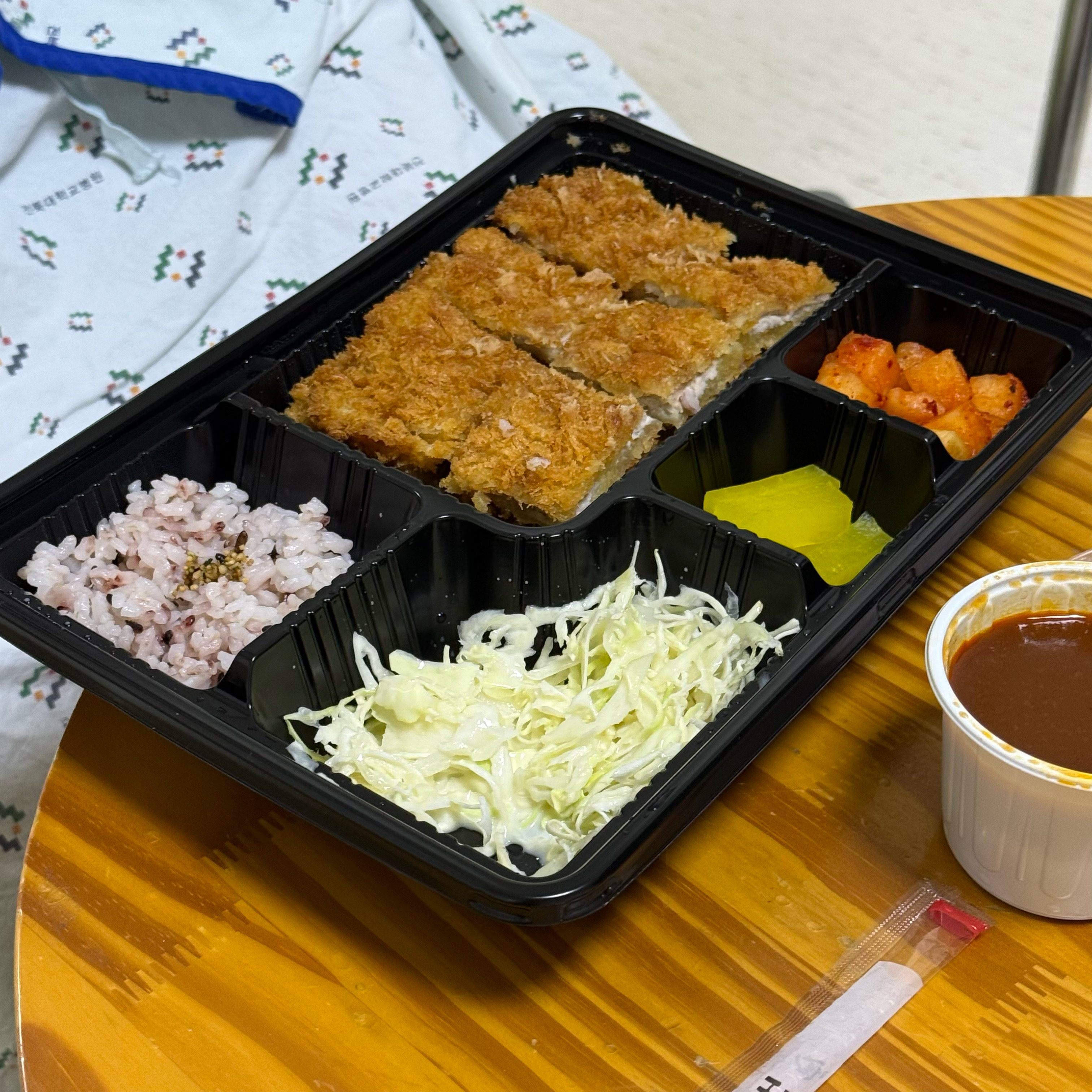홍익돈가스 포장주문했는데 - 전주 호성동 맛집 홍익돈까스 전주호성점