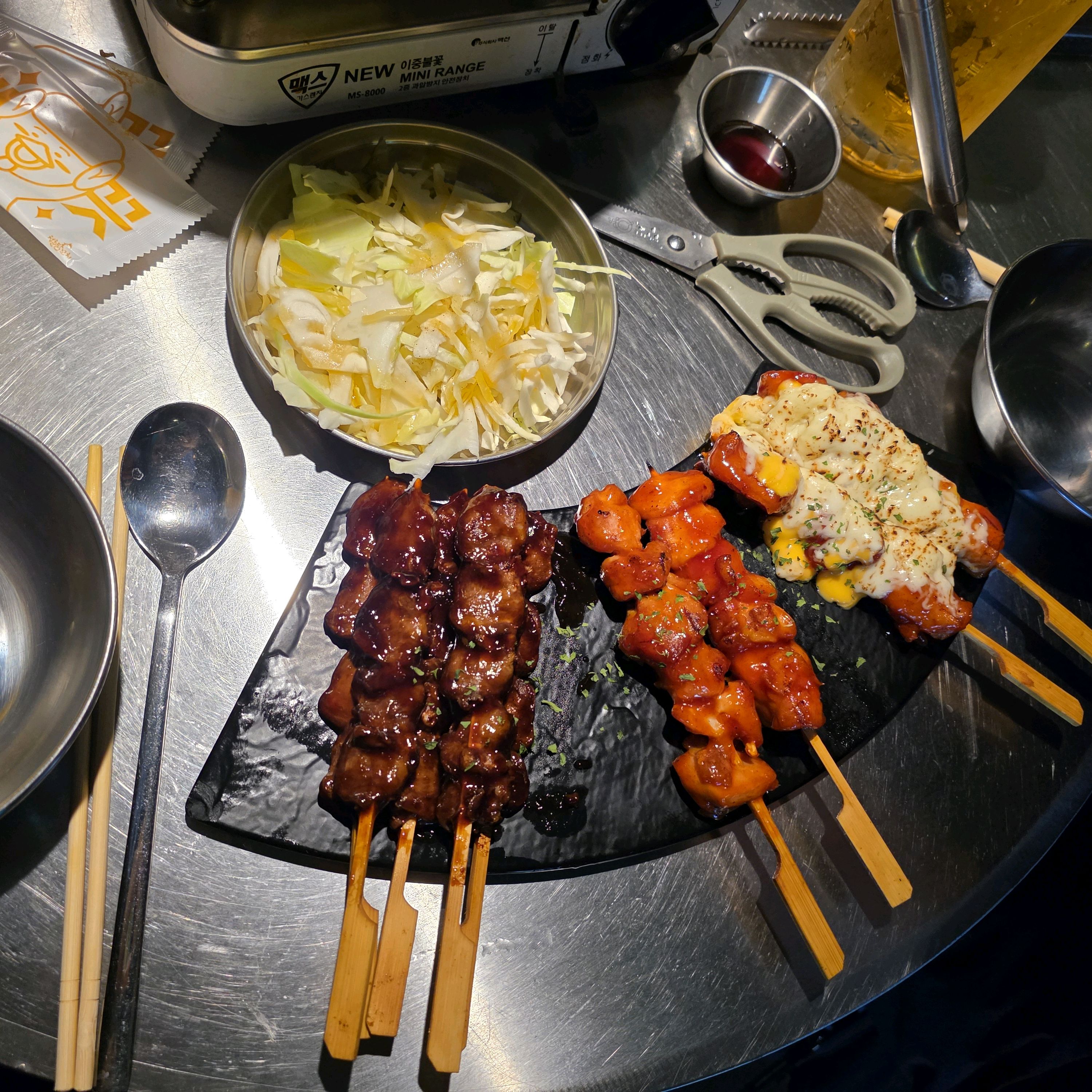 꼬치집은 처음 방문 했는데 동네 물가를 생각했을때 저렴하면서 엄청 맛있고 종종 다시 올것