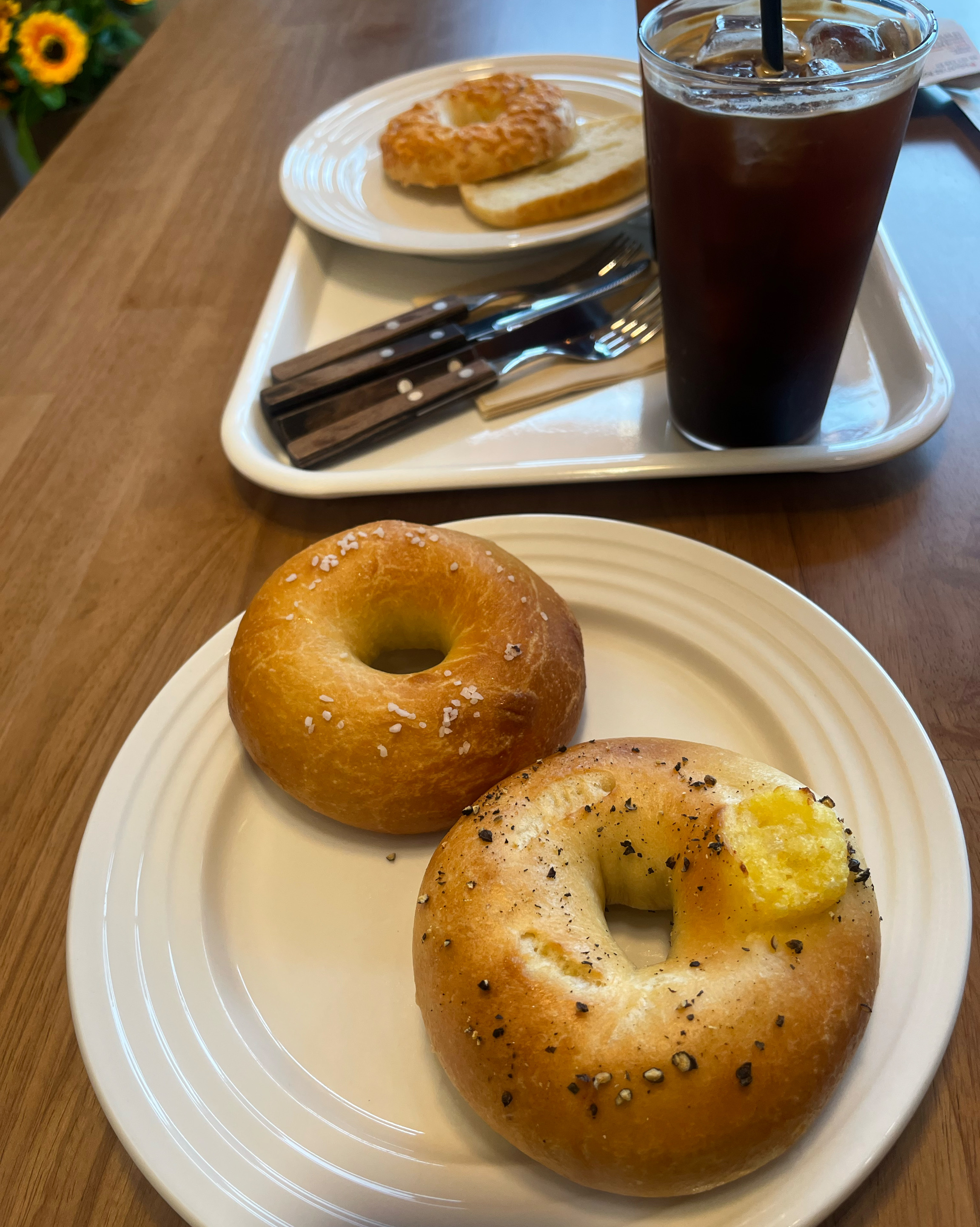 너무 맛있습니다 !!! 인스타그램에 뜬거 보고 왔는데 베이글 종류도 다양하고 스프레드도 다