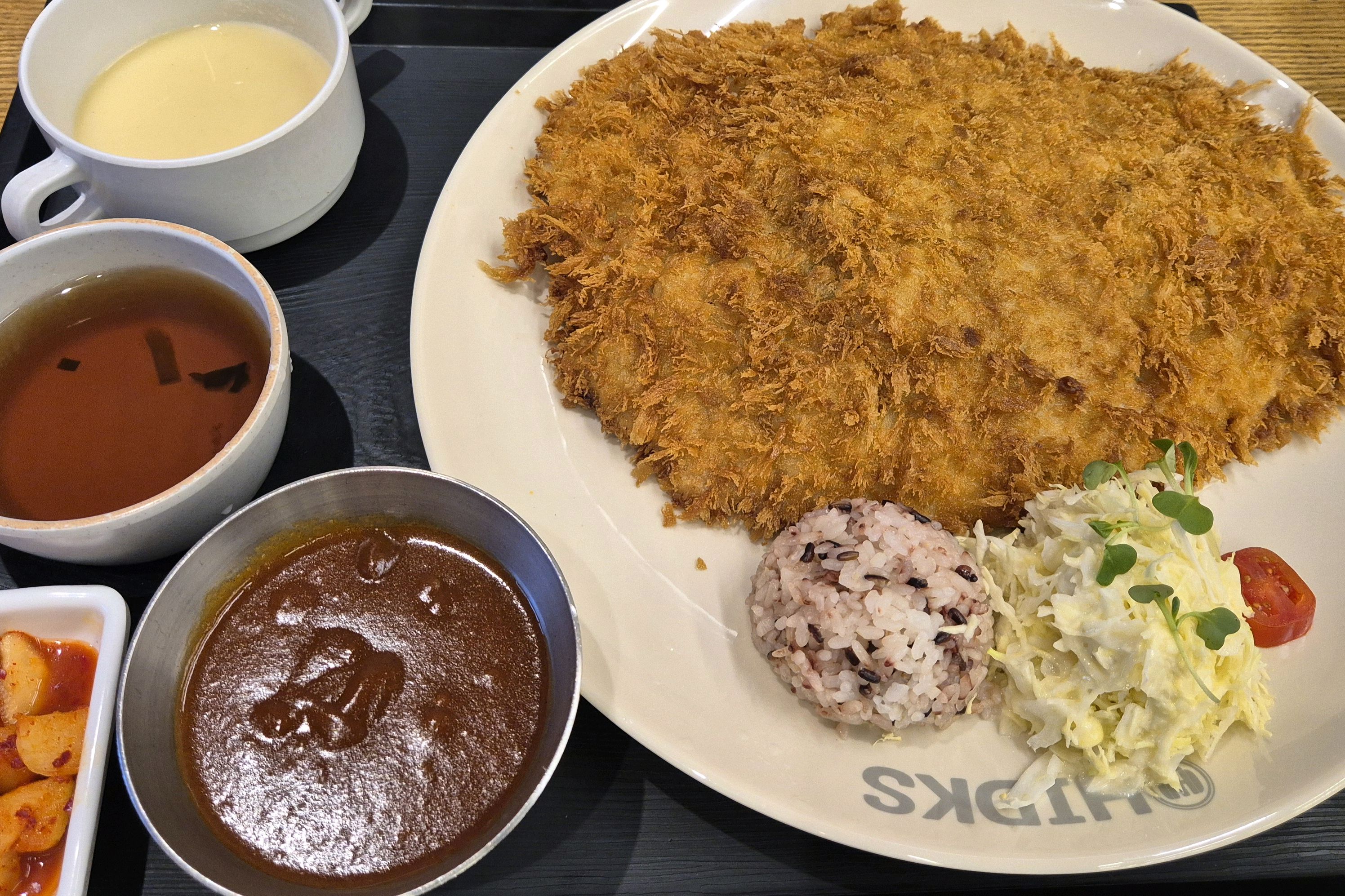 밥하기 싫을때 항상 오는 곳! - 운양동 맛집 홍익돈까스 김포운양점