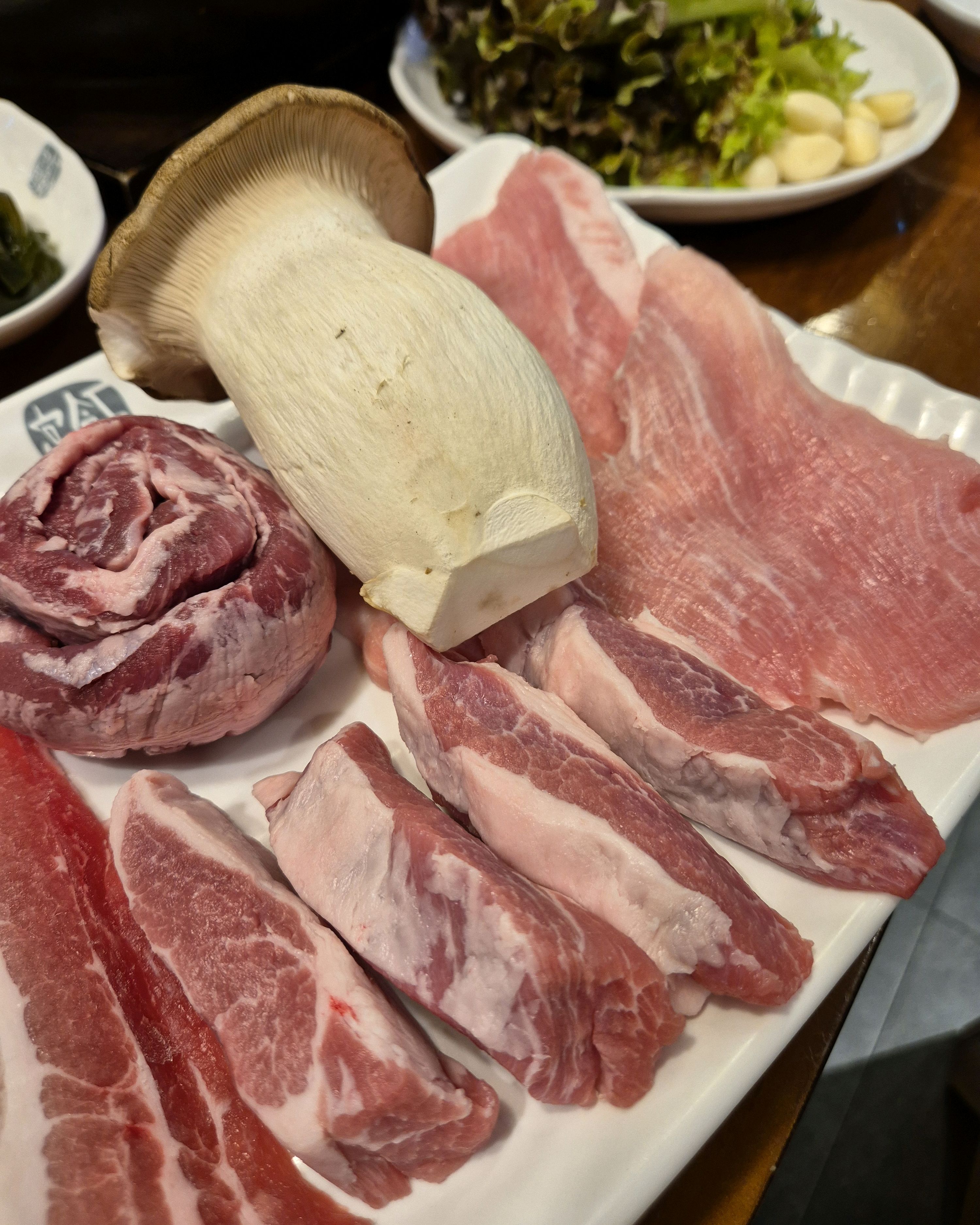 고기 넘 맛있게 구워주세요!! - 부산역 맛집 고반식당 초량점