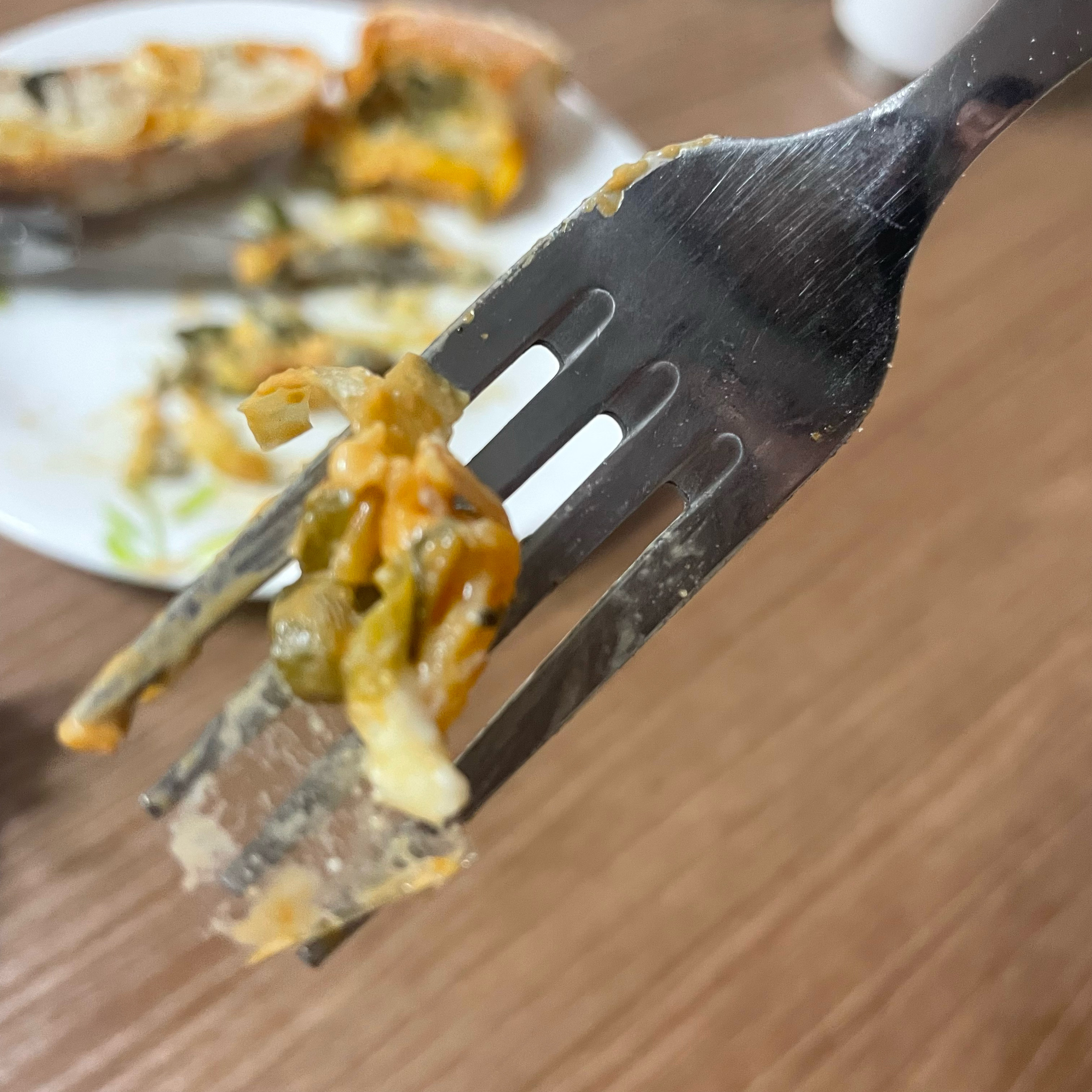 망원동 빵맛집이라해서 기다렸는데 남은 빵이 대파빵과 치아바타 뿐이더라고요. 그거라도 먹을