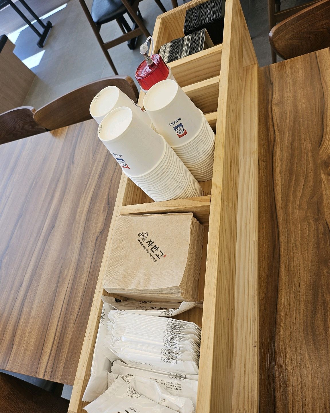 손님 모시고 방문햏어요 배부르게 먹었고 언제나 만족한 식사여습니다.직원들의 응대도 좋았고