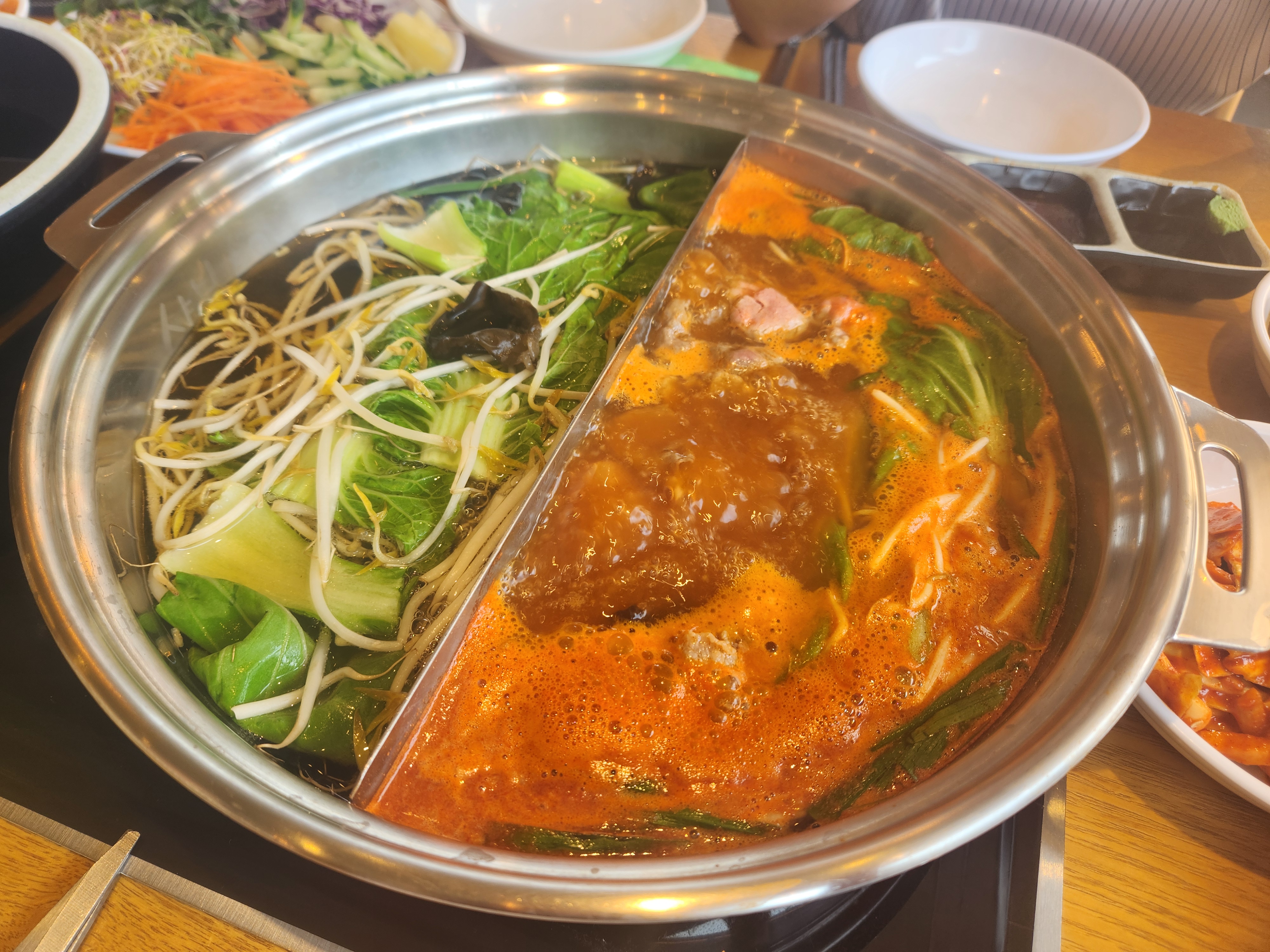 매번 올때마다 깔끔하고 친절하세요! - 향남 맛집 샤브20 향남점