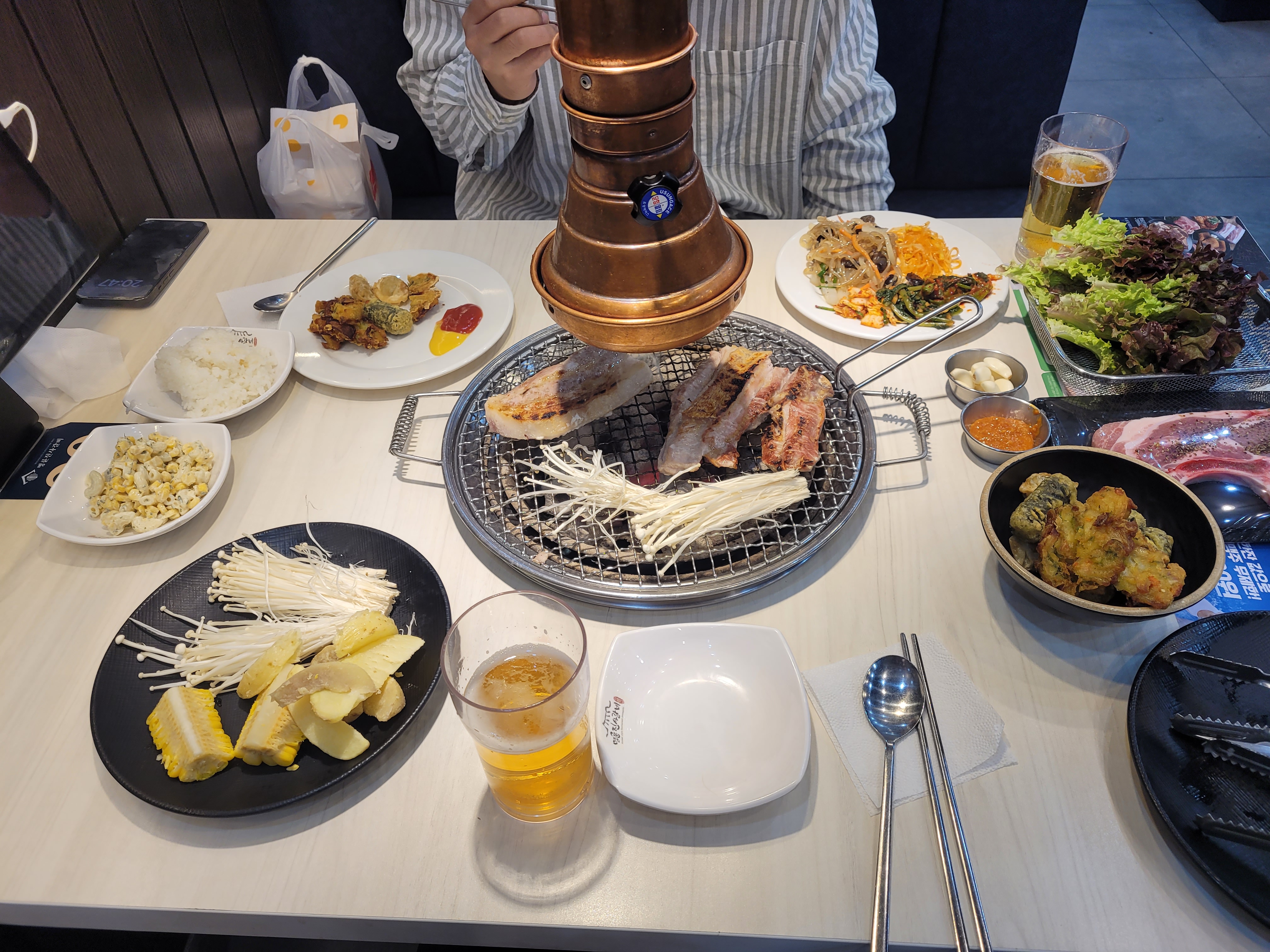 직원분들이 엄청 친절하시고 고기와 반찬이 맛있어요~!!! :) - 신도림 맛집 명륜진사갈비 서울도림점