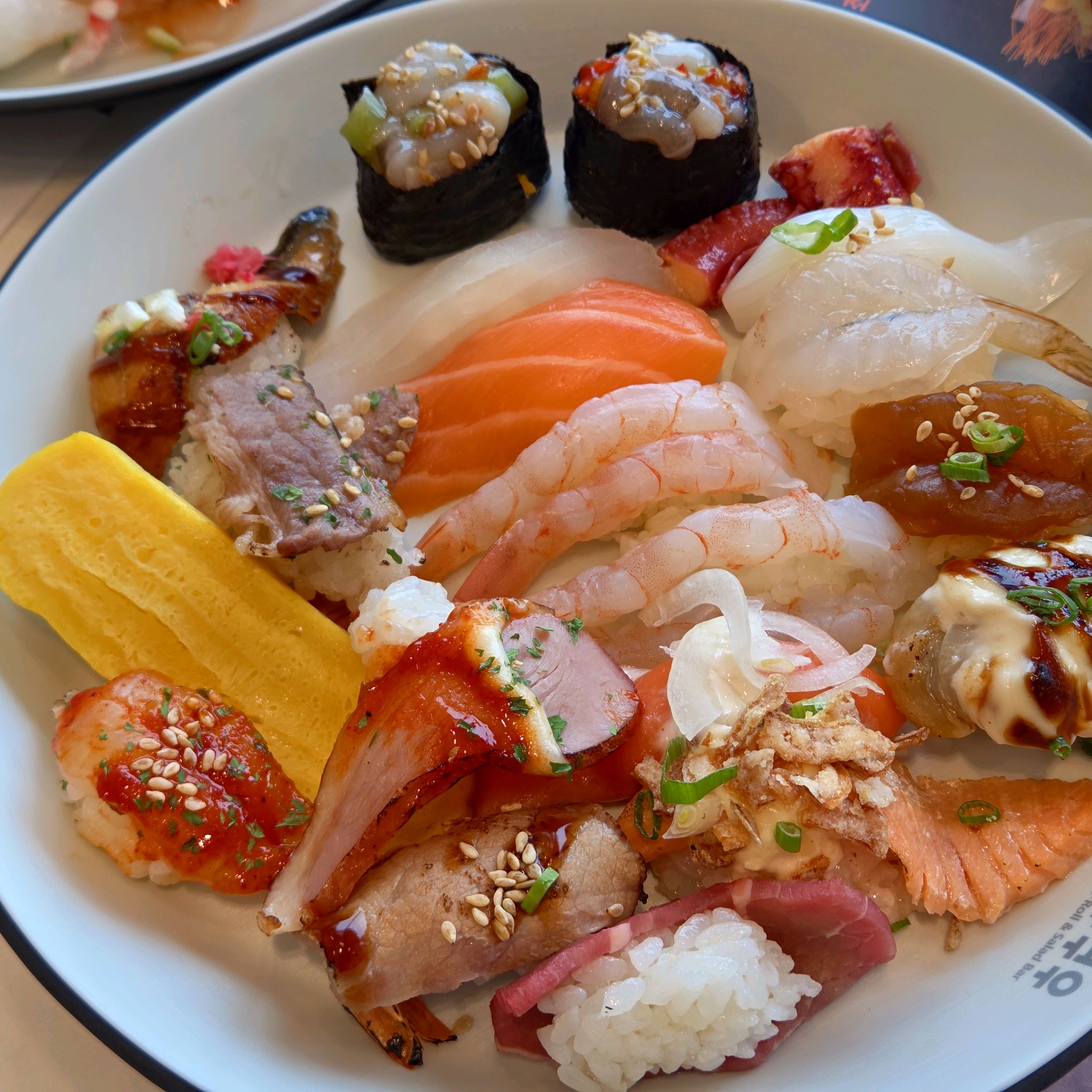 청결하고 맛있었던 초밥뷔페! 쿠우쿠우는 여러 군데 많이 가봤는데 그 중 가장 깔끔했어요!