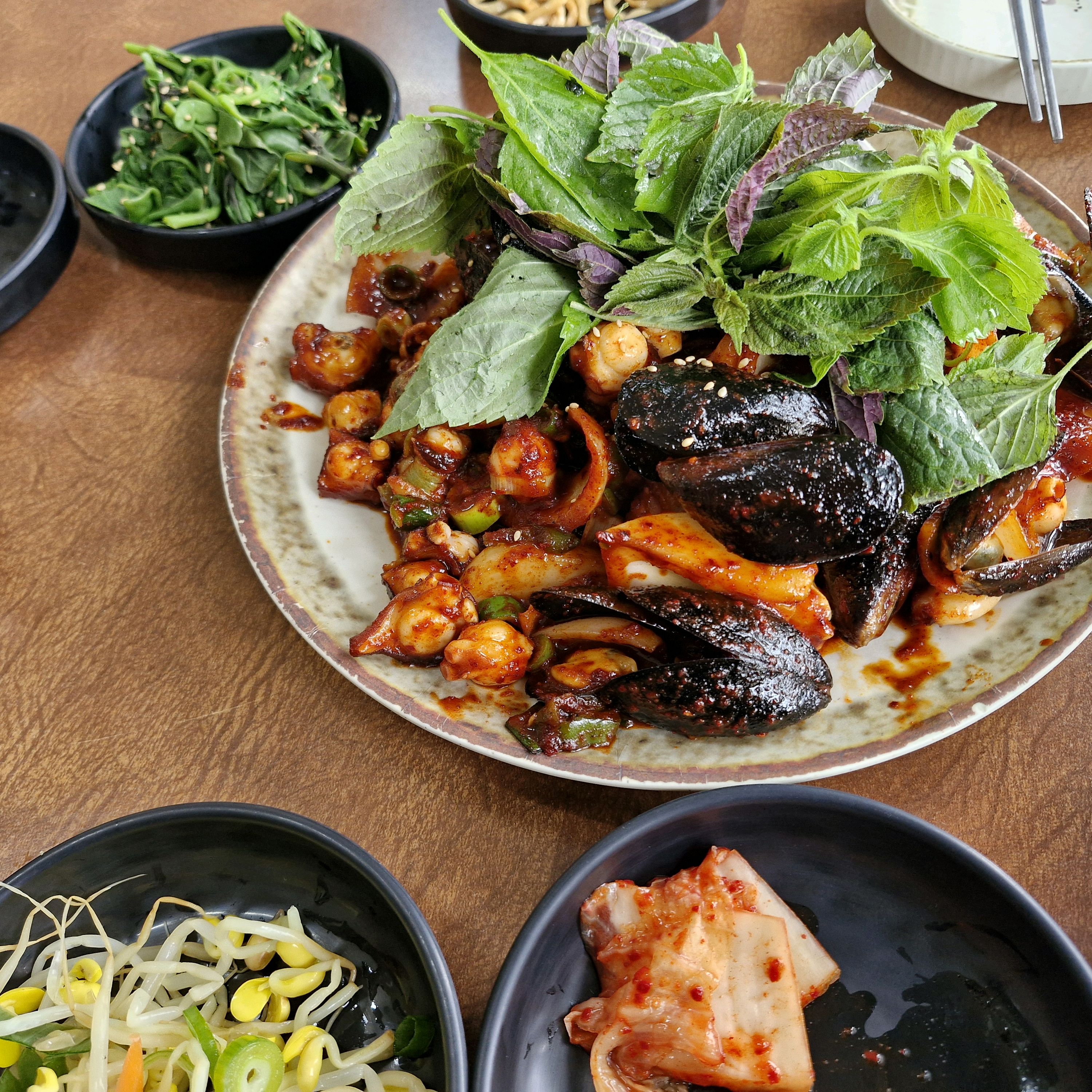 돌문어양도많고 음식도맛나네요. - 제주 맛집 소금바치 순이네