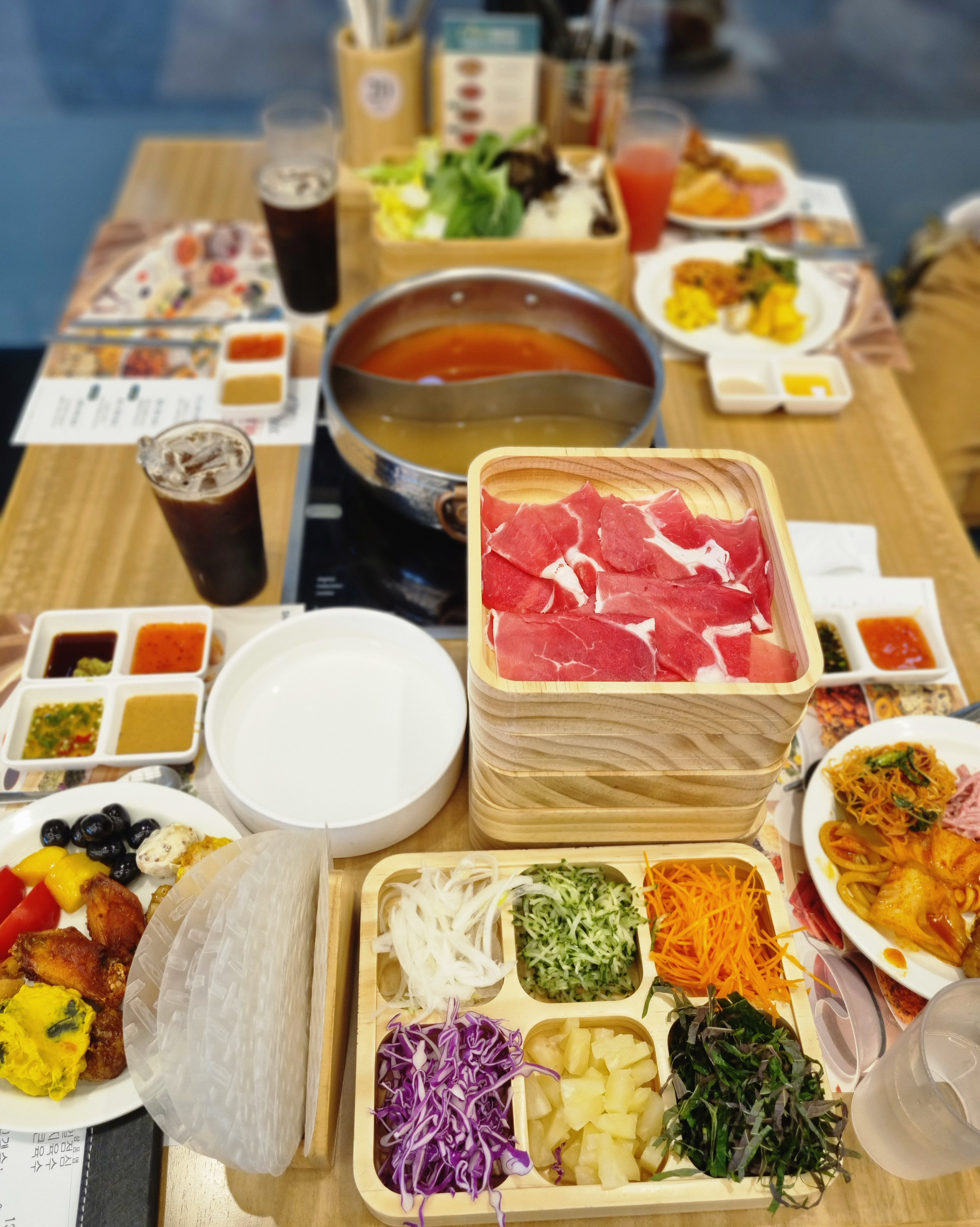 너무 맛있게 먹고 재료도 푸짐하고 직원들도 다친절해요 - 창원 진해 맛집 샤브올데이 창원진해점