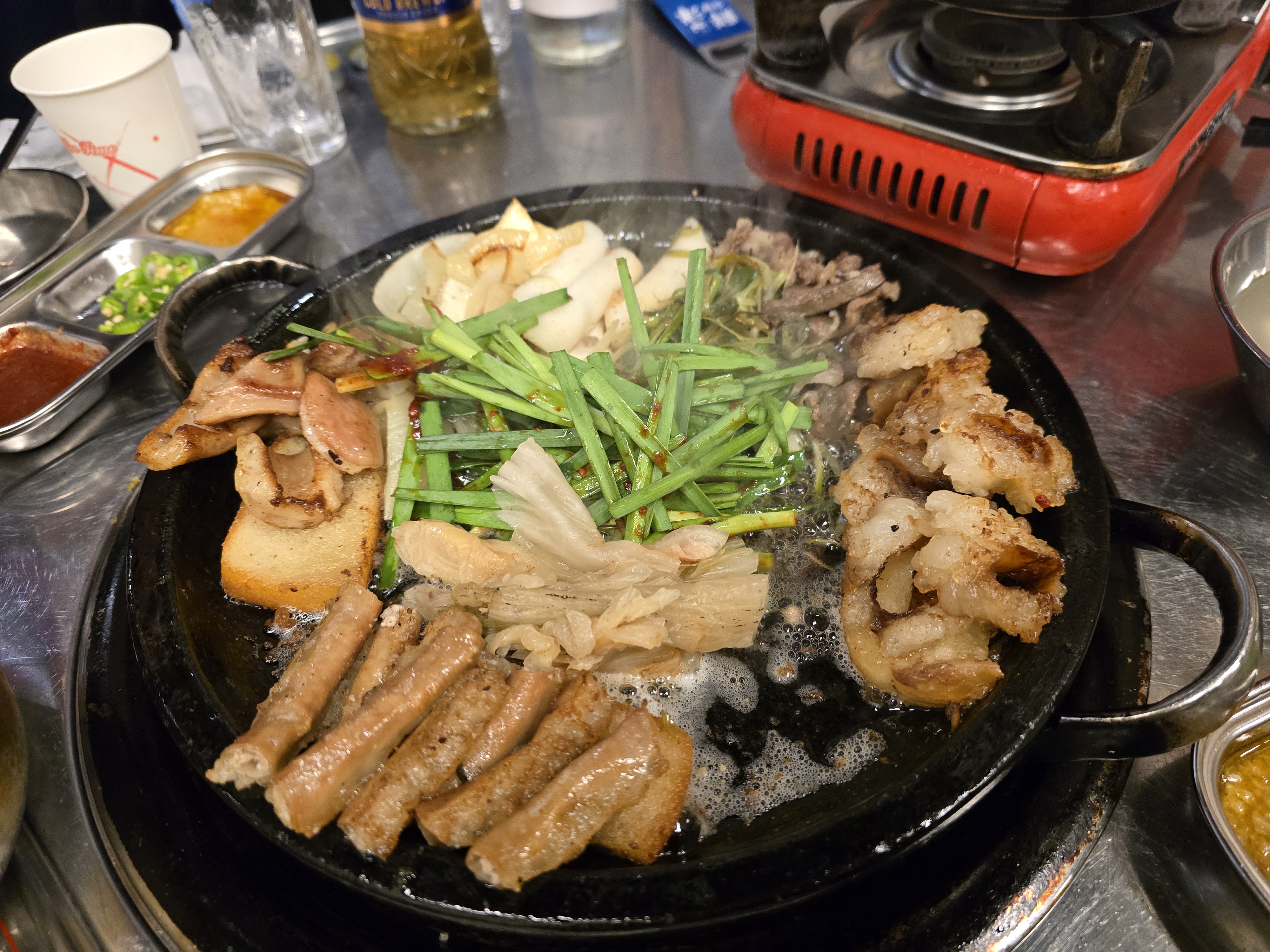 우와 진짜 맛있어요 친절하게 고기도 다 잘라주시고 구워주셔서 편하게 먹을 수 있었어요 기본