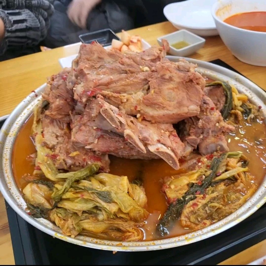 [춘천 맛집 원조뼈다귀감자탕본점] 직접 가본 로컬 리뷰