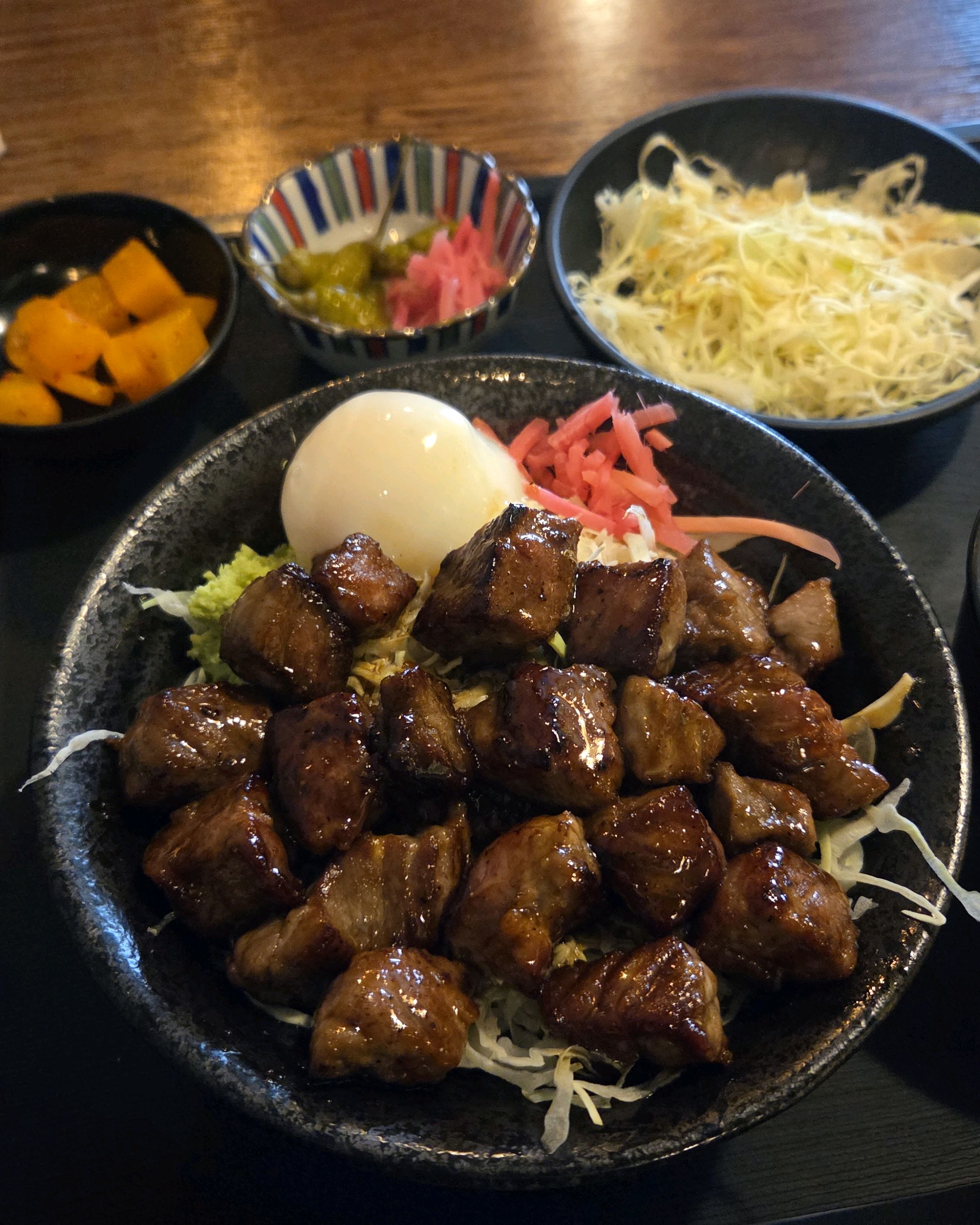 이집 맛집 인정 인테리어도 넘 멋있구 매장 음악도 조용해서 점심으로 먹기에 좋아요ㅠㅜㅜㅜ