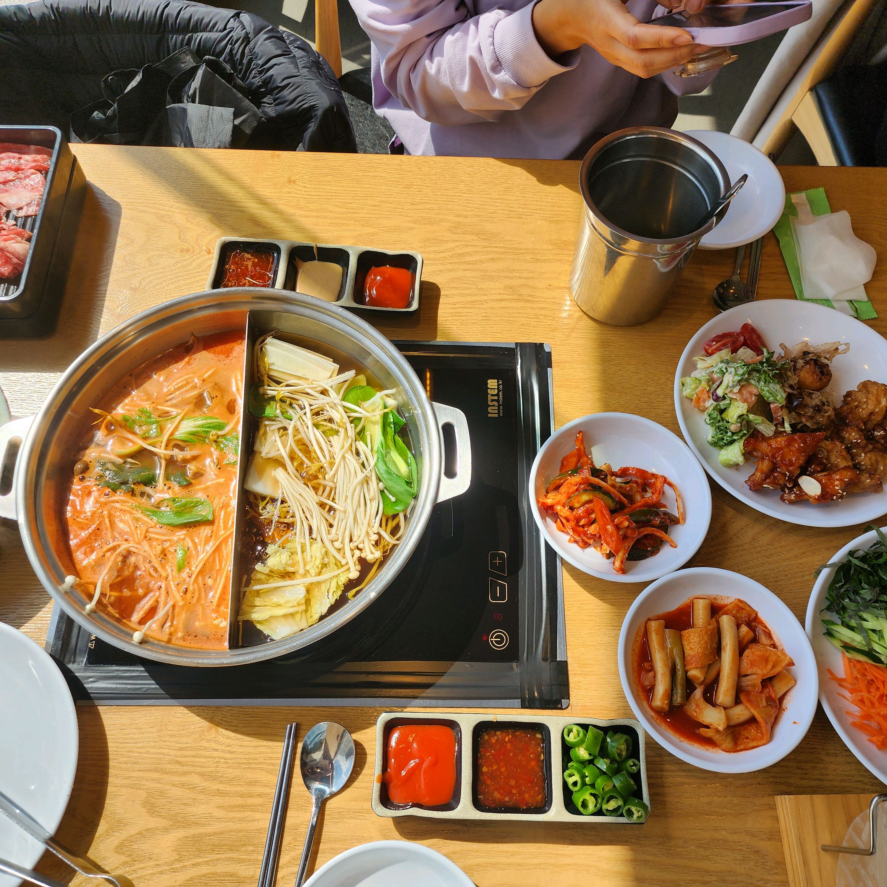 리뉴얼되고 매장도 깔끔해지고 직원분들도 친절해요~ 음식도 맛있어요^^ - 향남 맛집 샤브20 향남점