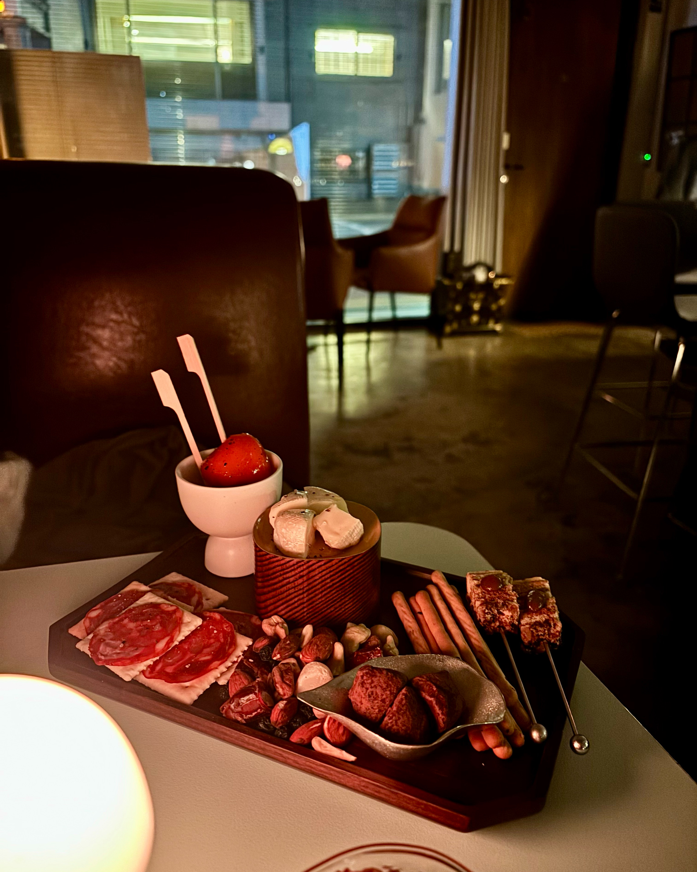 [경리단길 맛집 텐더이즈더나잇 이태원 위스키바] 직접 가본 로컬 리뷰
