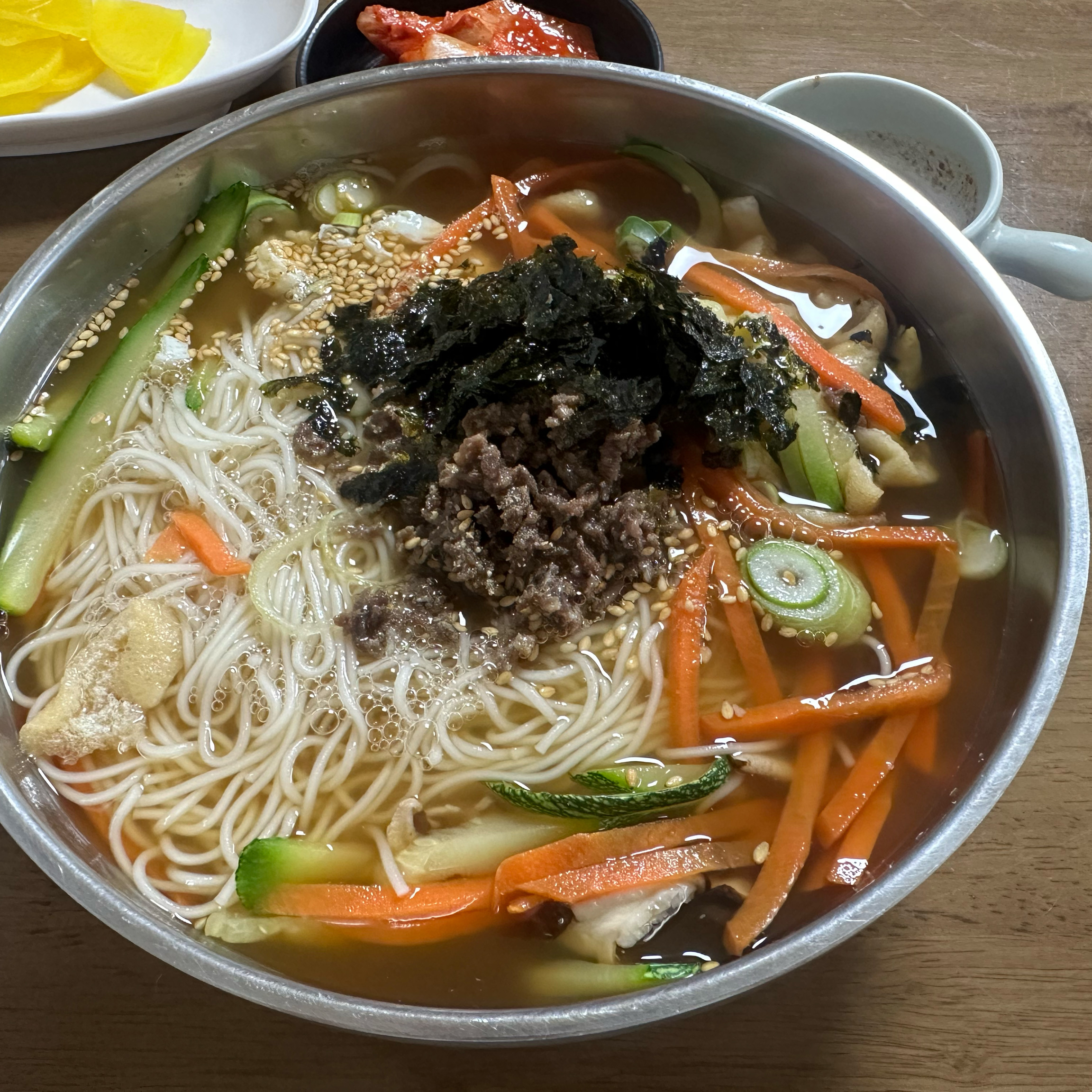 잔치국수가 이렇게 미지근한 곳은 처음이네요 - 경포대 맛집 강문칼국수