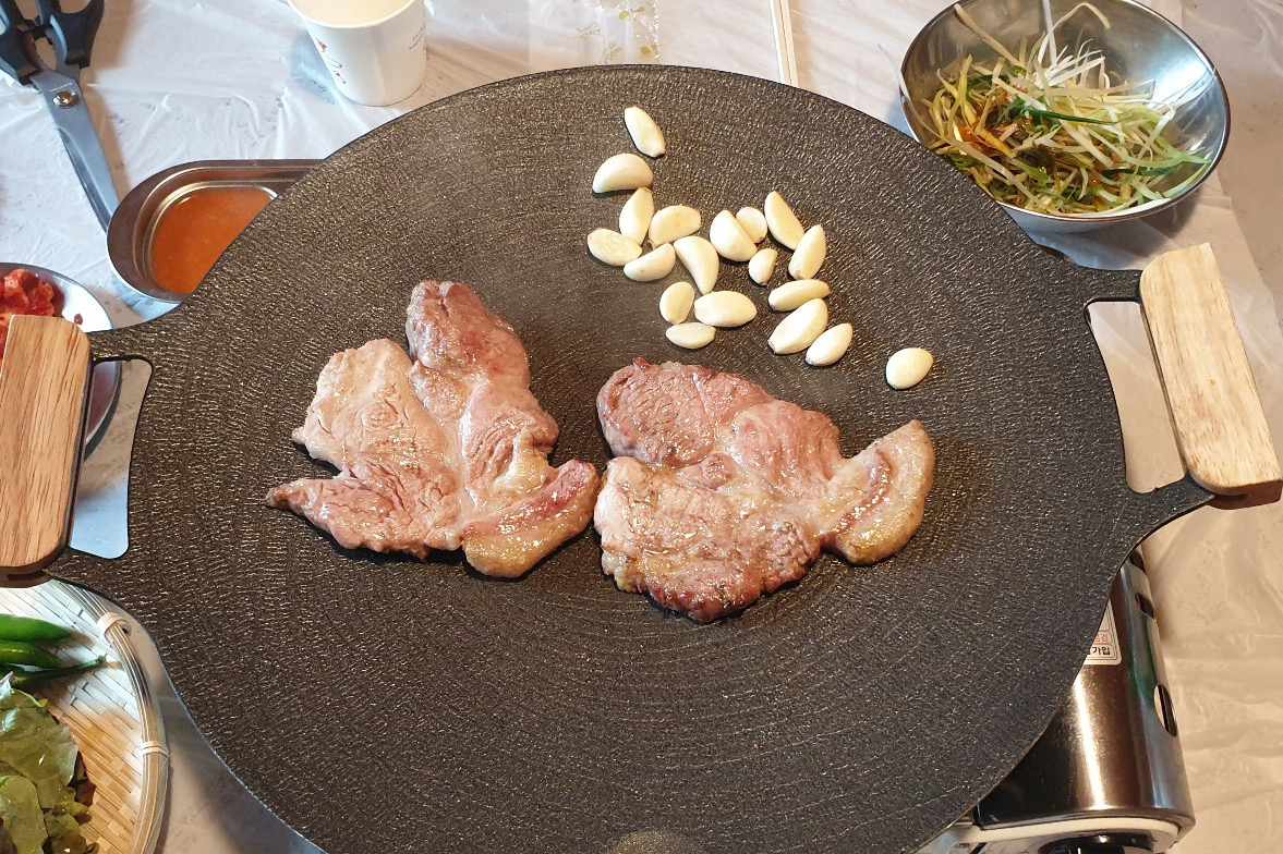 처음 방문했는데 직원분들 매우 친절하시고 매정도 내부, 외부 깨끗하고 분위기 좋아요. 고기