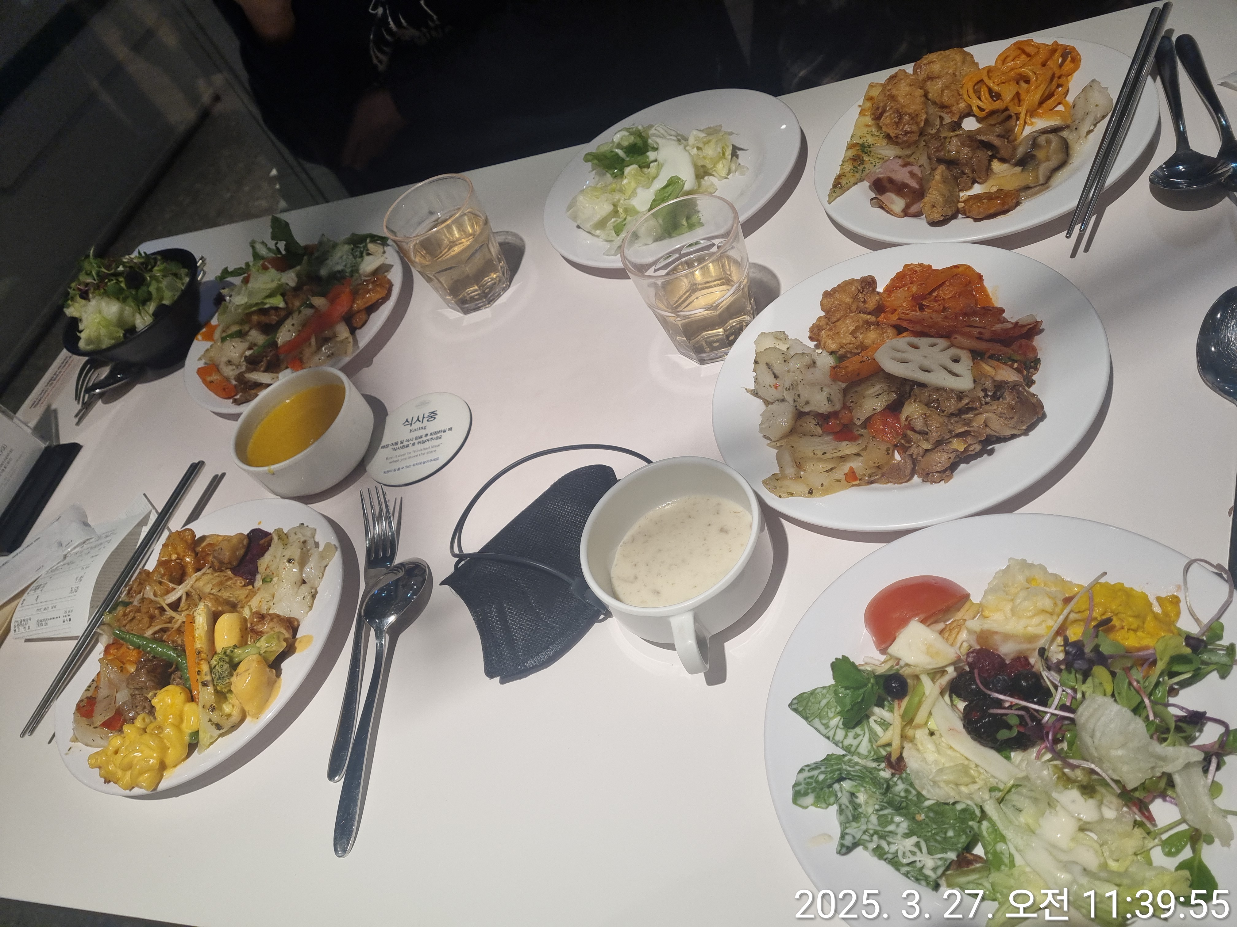 예전보다는 건강한 음식메뉴구성  msg가 덜들어간 맛이  맘에 들었 네요 - 유성온천역 맛집 애슐리퀸즈 NC대전유성점