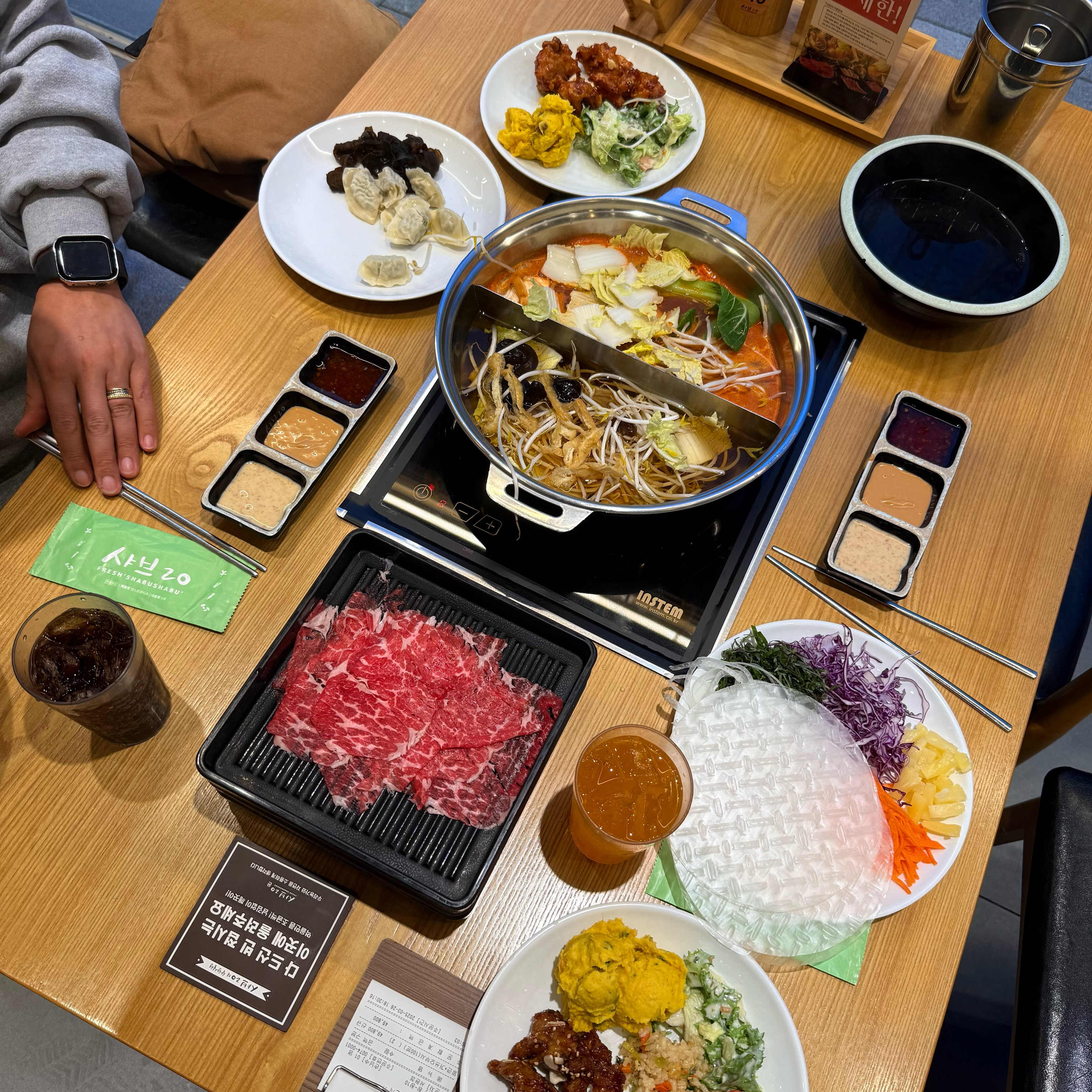 신선한 야채들과 고기들을 무한리필로 즐길수 있어 좋았습니다!! - 부산 개금 맛집 샤브20 부산가야점