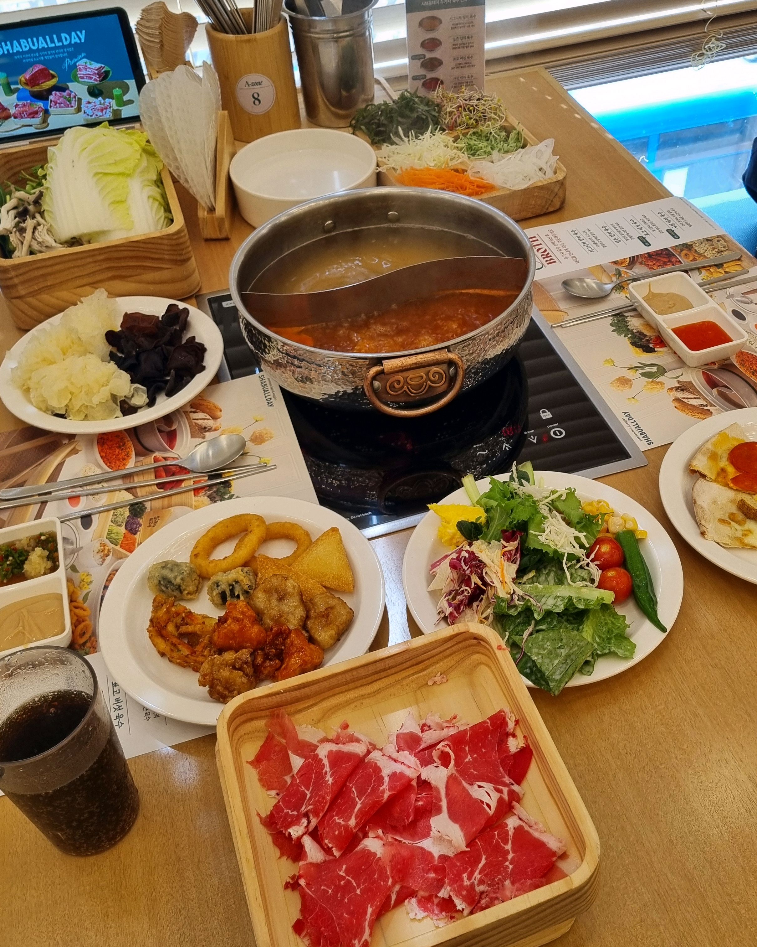 샤브샤브와 다양한 메뉴를 맘껏 즐길 수 있어서 좋고 후식도 다양해서 좋았어요 - 대구 상인동 맛집 샤브올데이 대구상인점