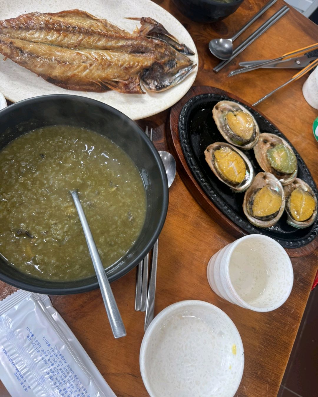 돌솥밥 맛있고 전복죽은 맛잇긴한데 다른집이 쫌 더 맛있고 - 제주 맛집 명진전복
