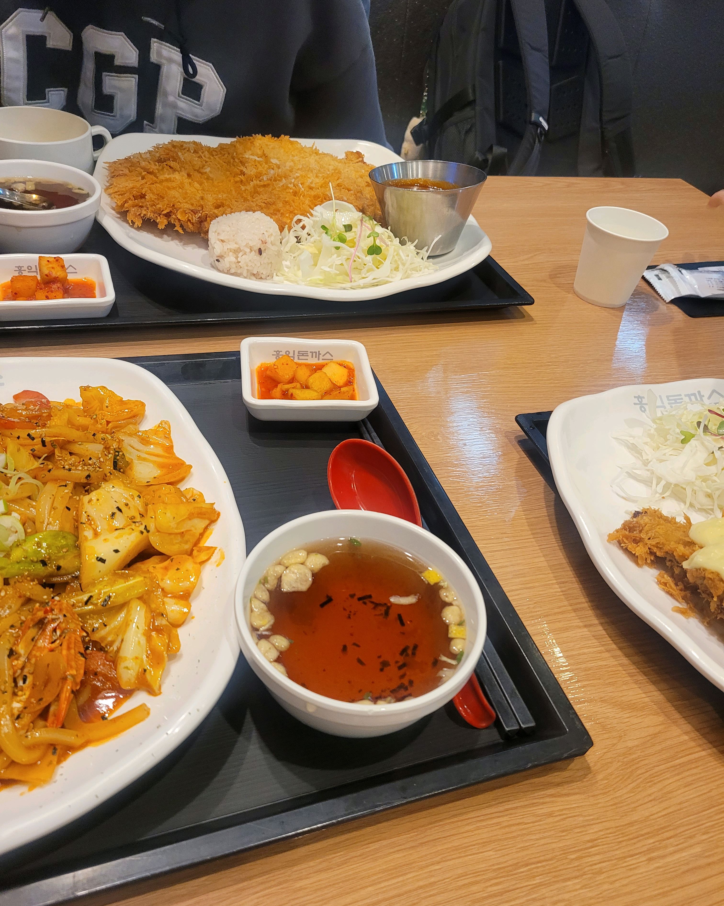음식들이 깔끔하고 - 인천 송도 맛집 홍익돈까스 송도점