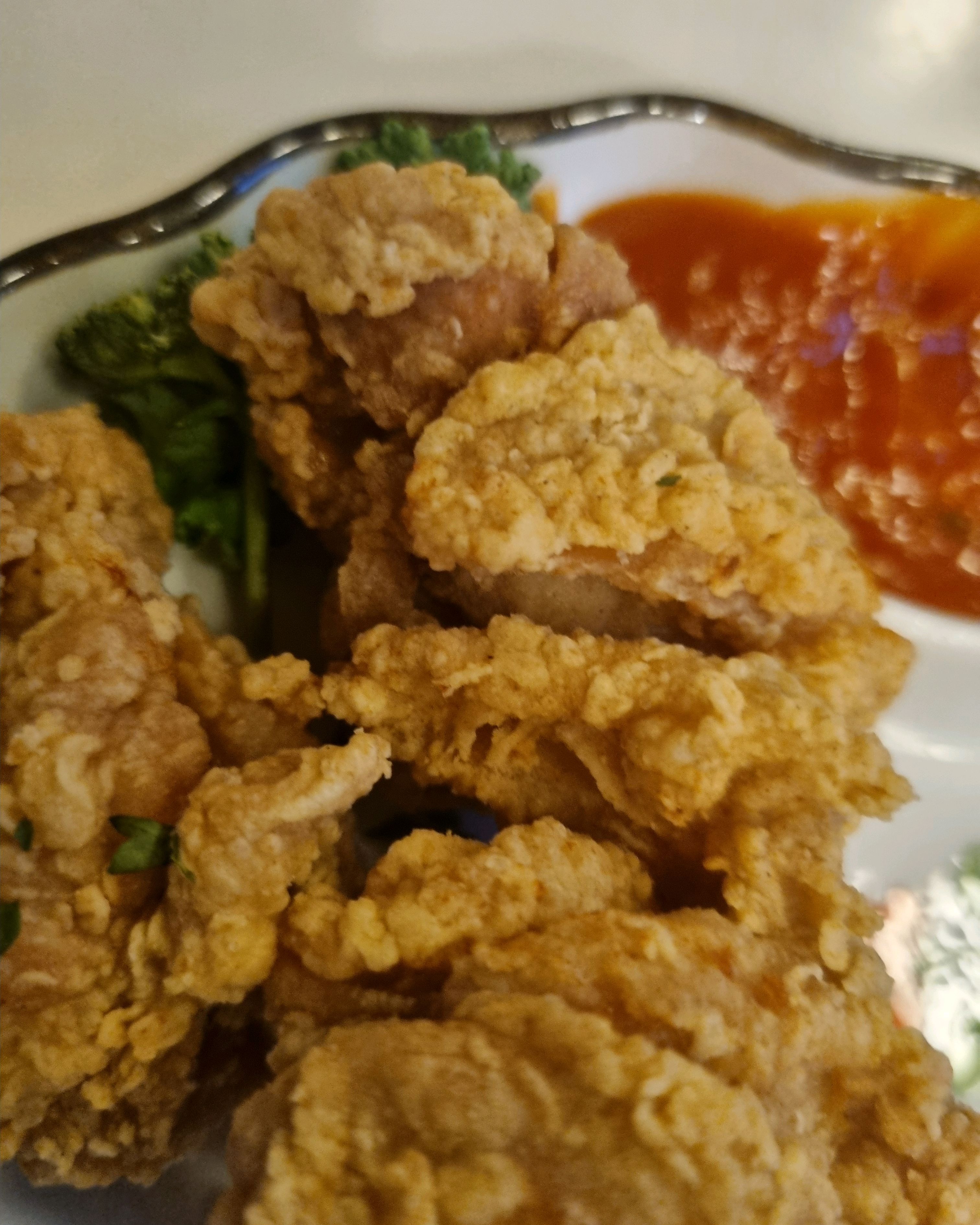가족들과 같이 왔어요! 아이들이 먹을만한 메뉴도 있고 좋아요! 라멘이 진짜 맛있었는데 금새