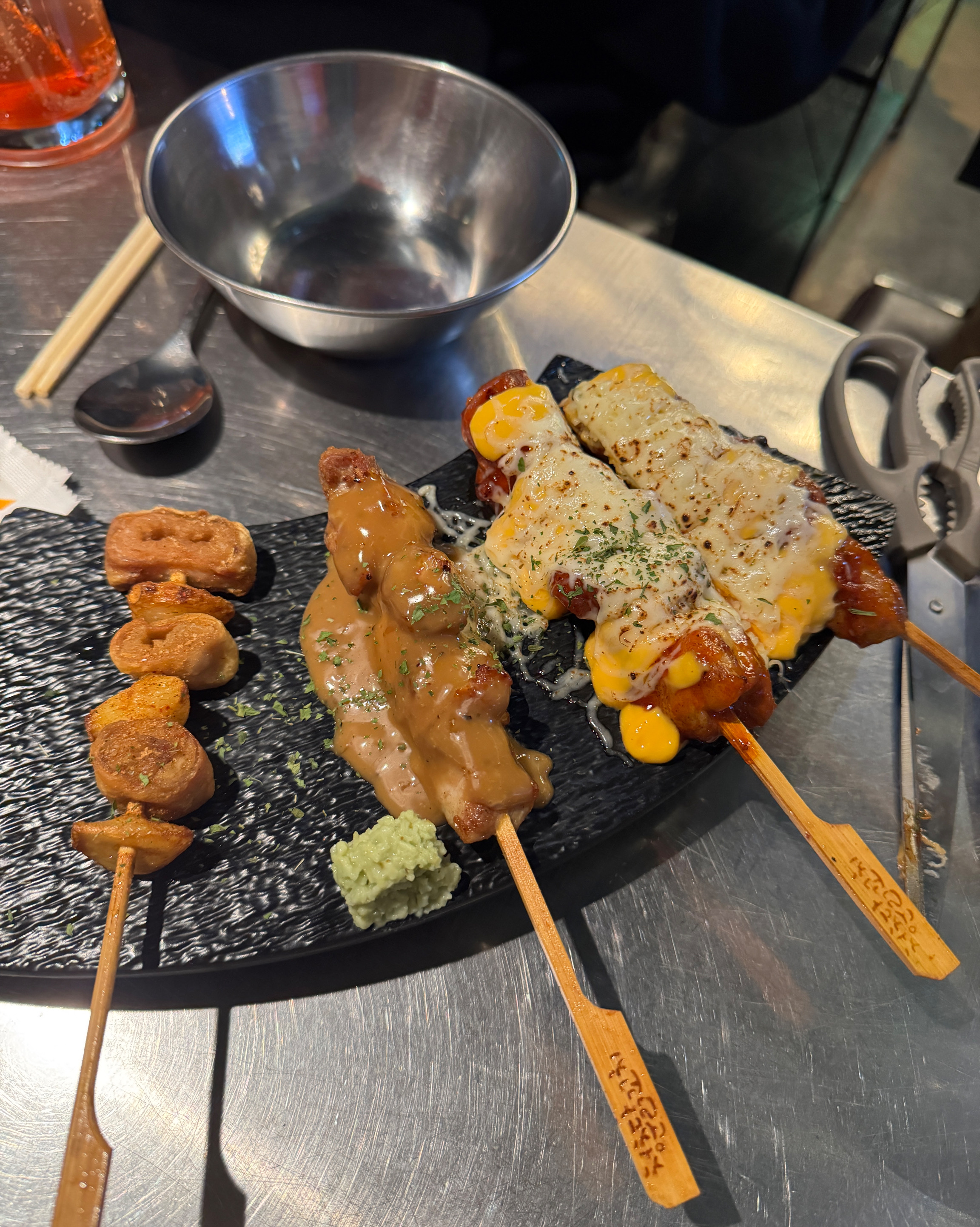 사장님도 너무 재밌으시고 음식도 너무너무 맛있었어요!! - 강남 맛집 청춘닭꼬치 논현직영점