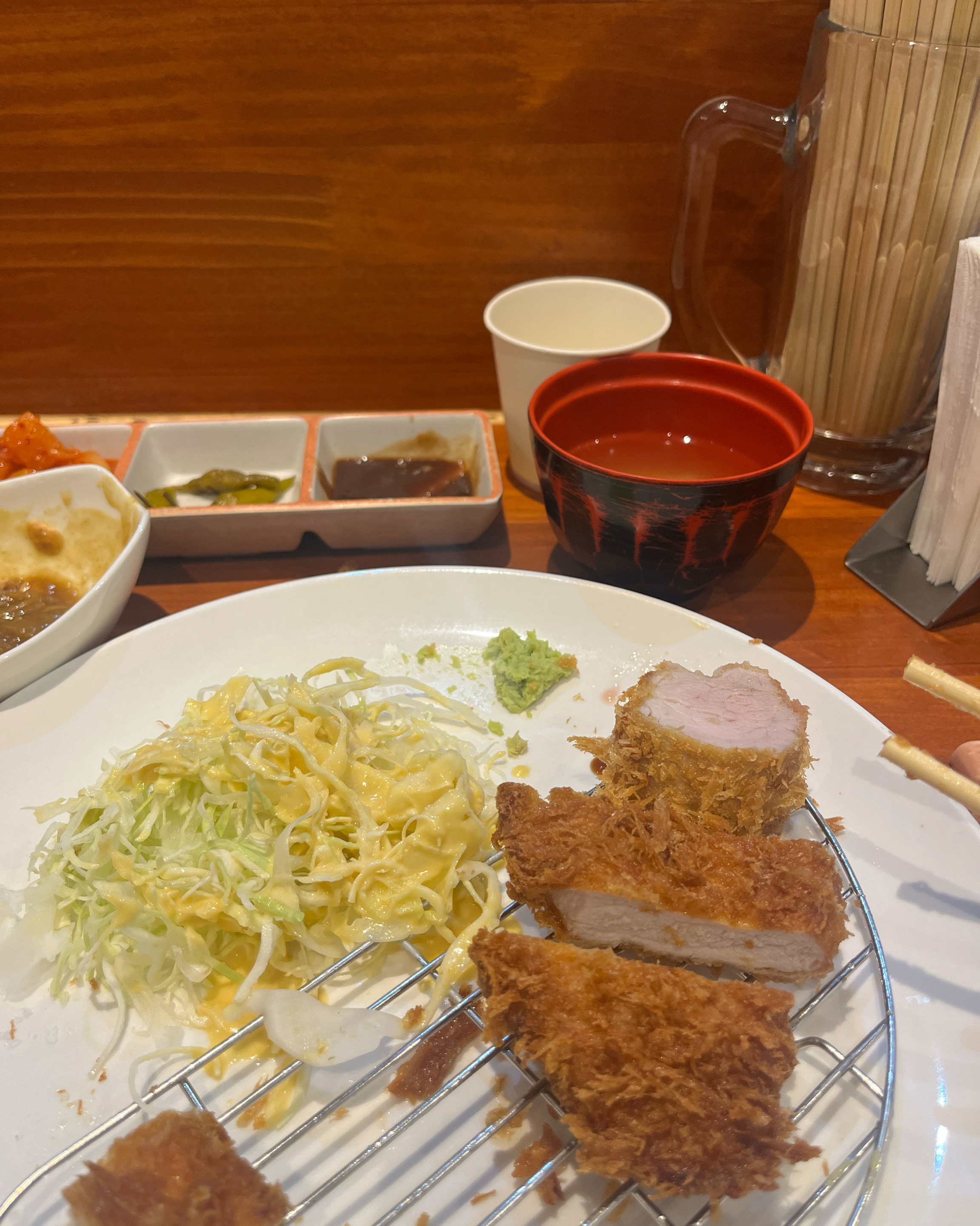 천안 돈가스 찐맛집!! 고기가 진짜 두껍고 부드러워서 스테이크 먹는 느낌이었어요ㅎㅎ 웨이팅