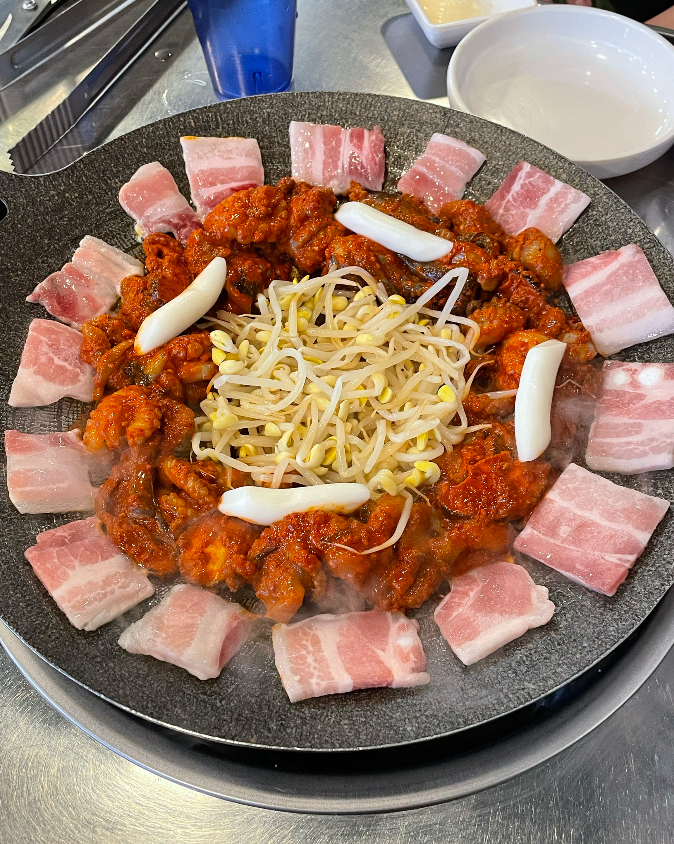 아주머니께서 항상 친절하시고 기본 안주들도 잘 나와서 좋아요~! 늘 맛있게 먹고 갑니다😍 - 천호동 맛집 쭈꾸미아지매 암사점