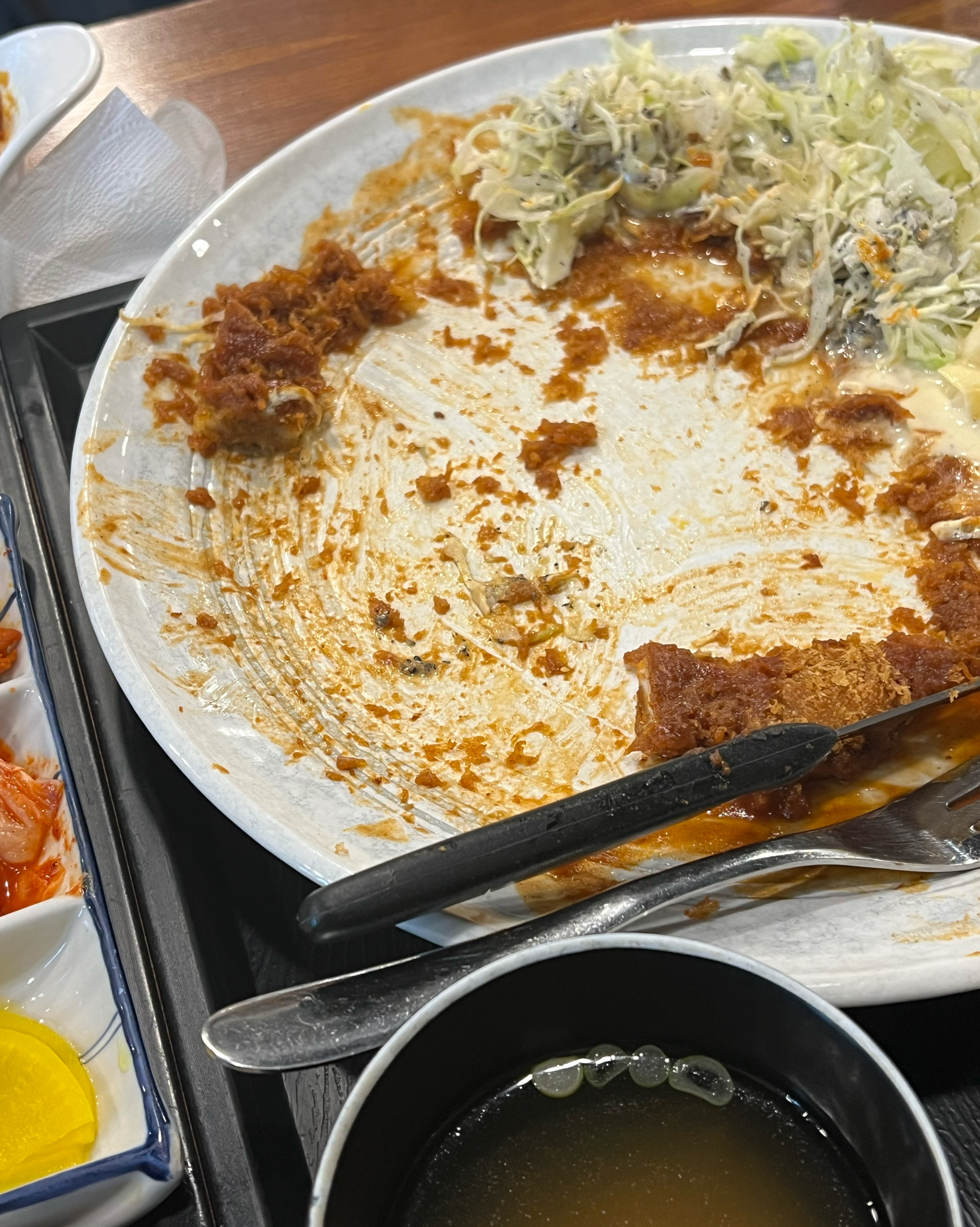 정신없이 다 먹어버렸어요.. 정말 맛있어요 망원 최고맛집! 제육이 진짜 맛있고 성북동돈까스