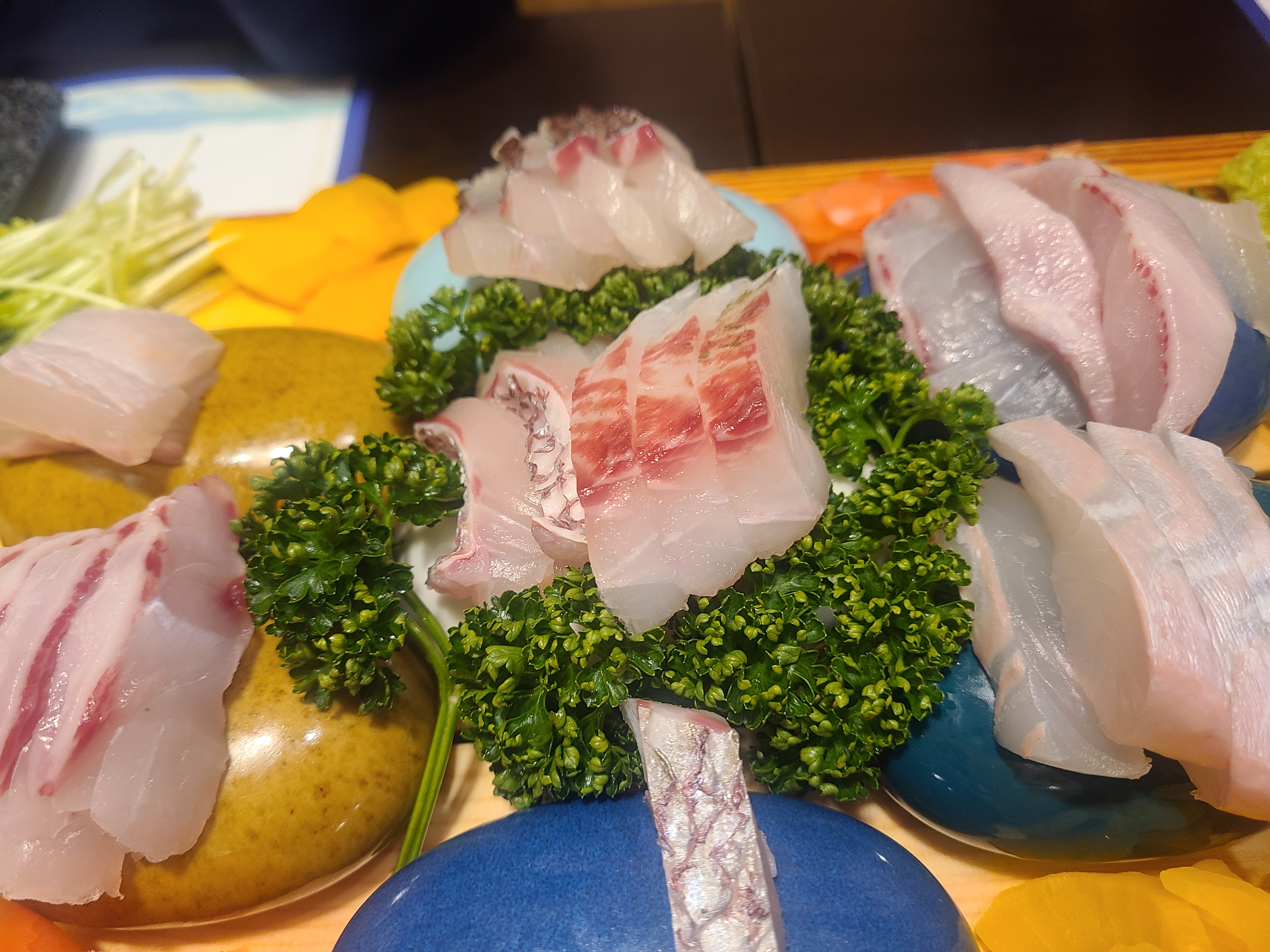 회를 좋아하는 우리 가족에게는 딱 맞는 곳입니다^^ 맛있는 회를 먹을 수 있고~~ 친절함