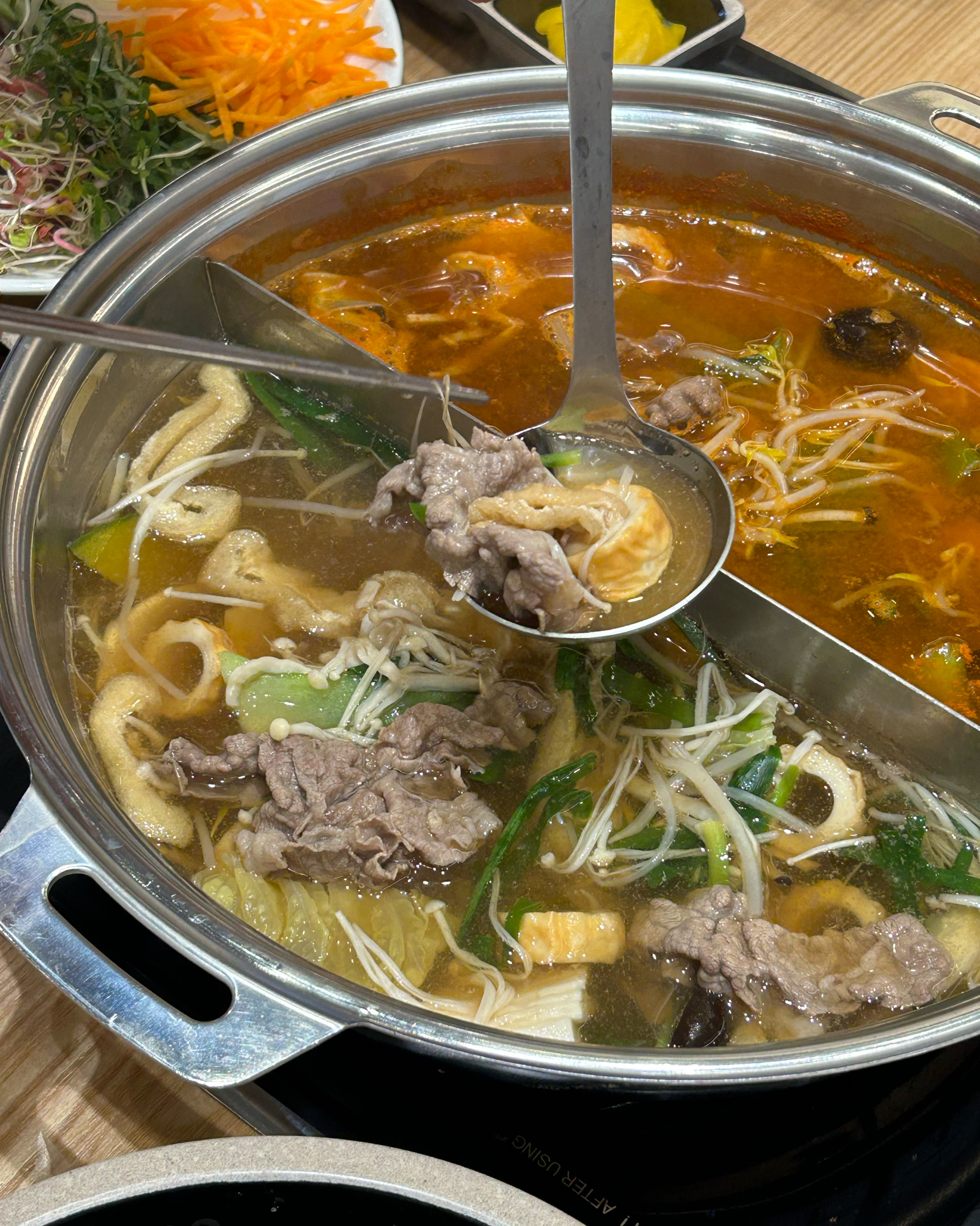 샤브20은 동구점이 모든 부분에서 좋아요! 직원들도 친절하고 음식도 비어있지 않도록 항상
