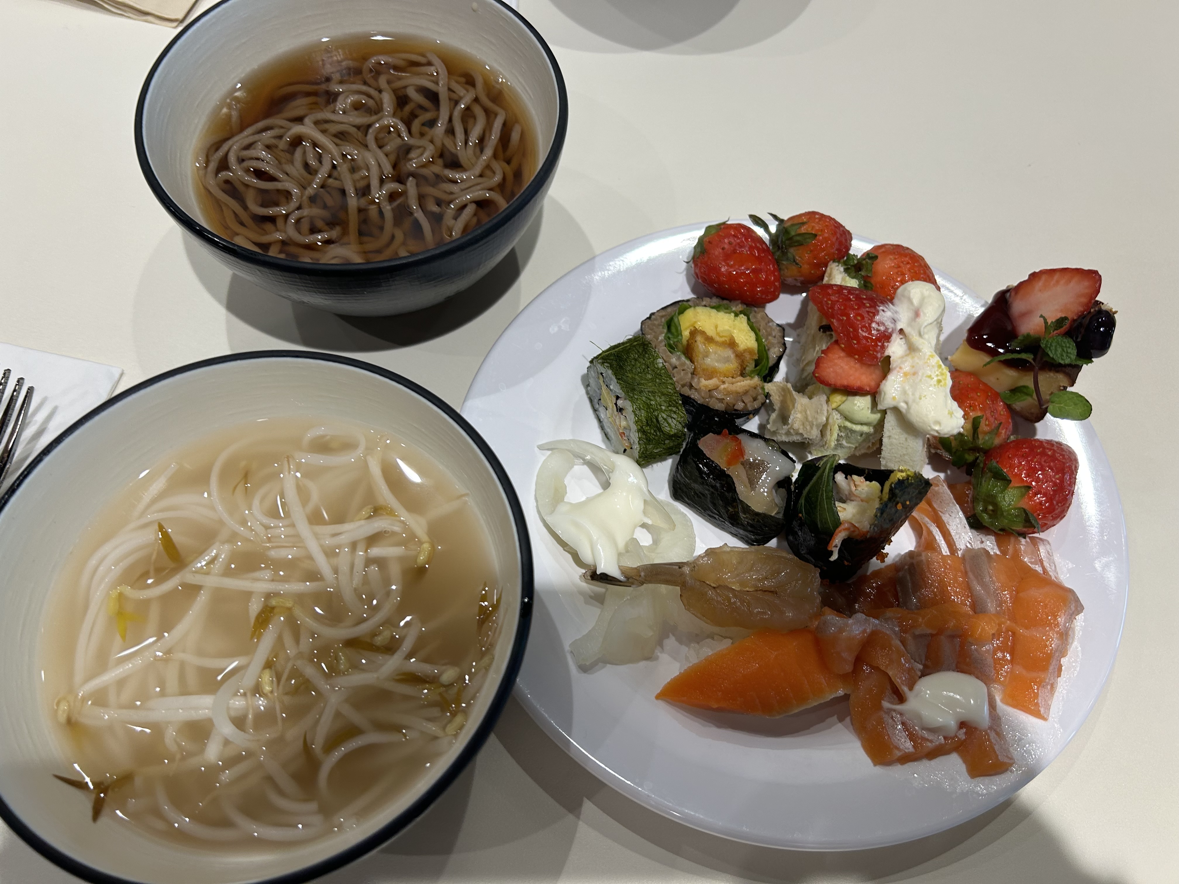딸기뷔페시즌 이여서 과일및 디저트 샐러드 신선하고 맛있게 먹었습니다! - 발산역 맛집 애슐리퀸즈 NC 강서점