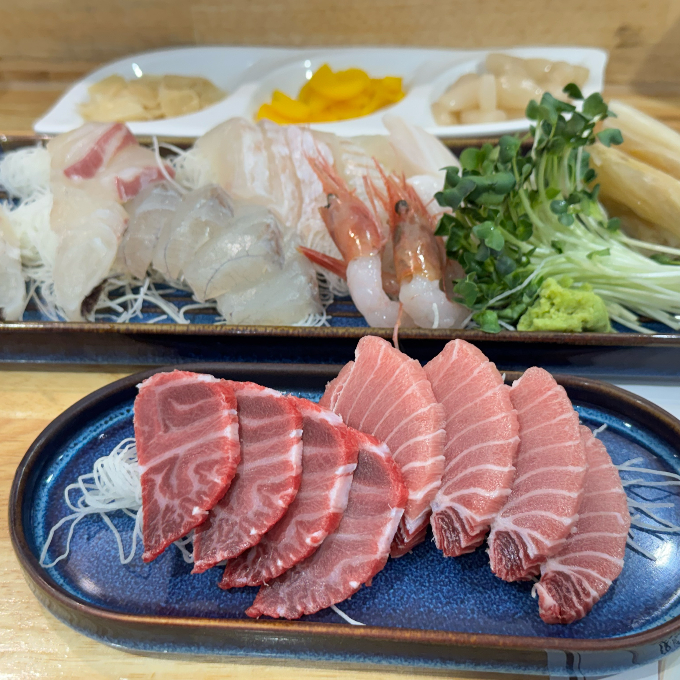 삼촌카세는 처음 먹어보는데 숙성회도 부드럽고 주신 다른 음식도 너무 맛있어서 술이 술술입니