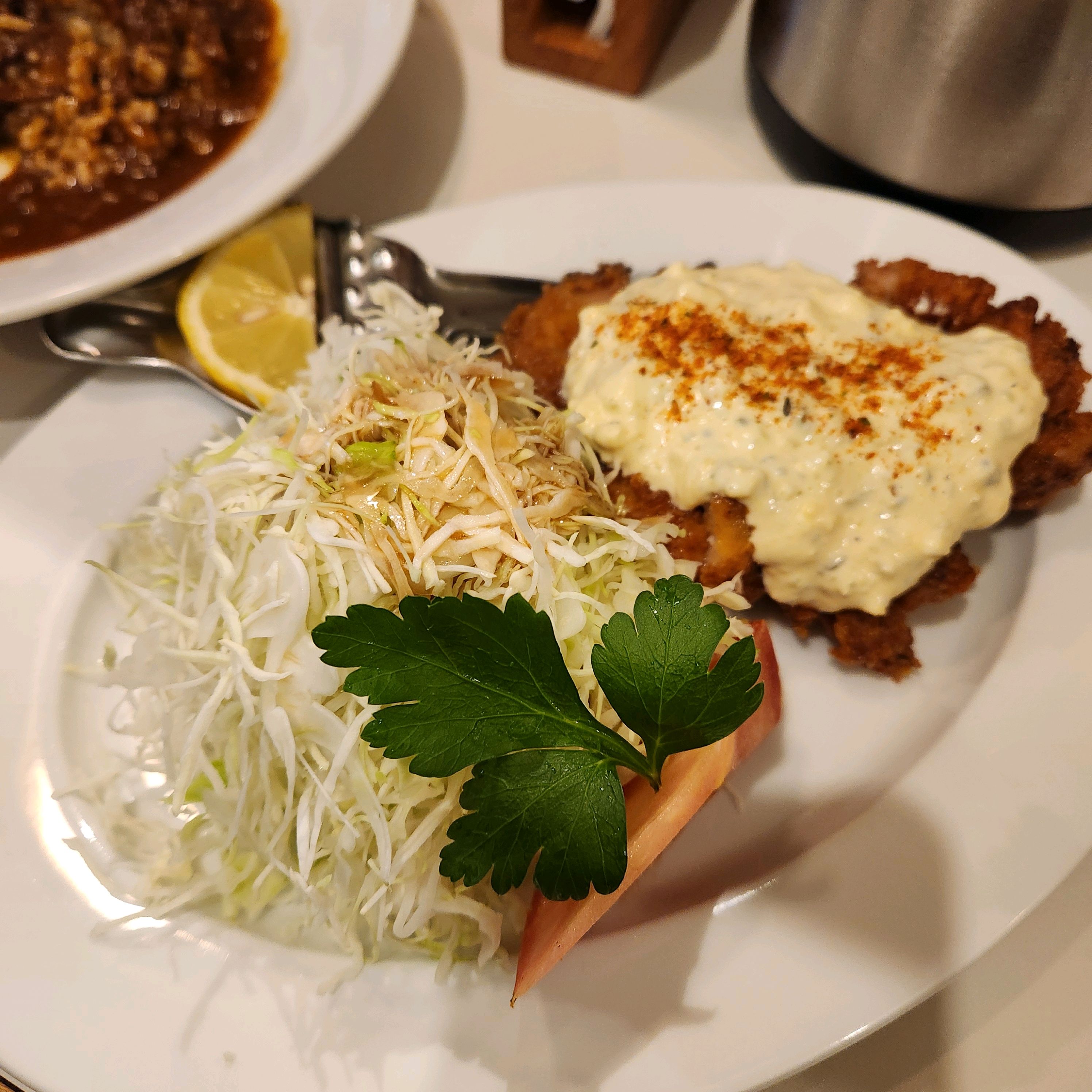 저번에 치킨난반 맛있어서 또 시키고 주말 특식 하야시라이스가 있다고 해서 주문해봤어요. 한
