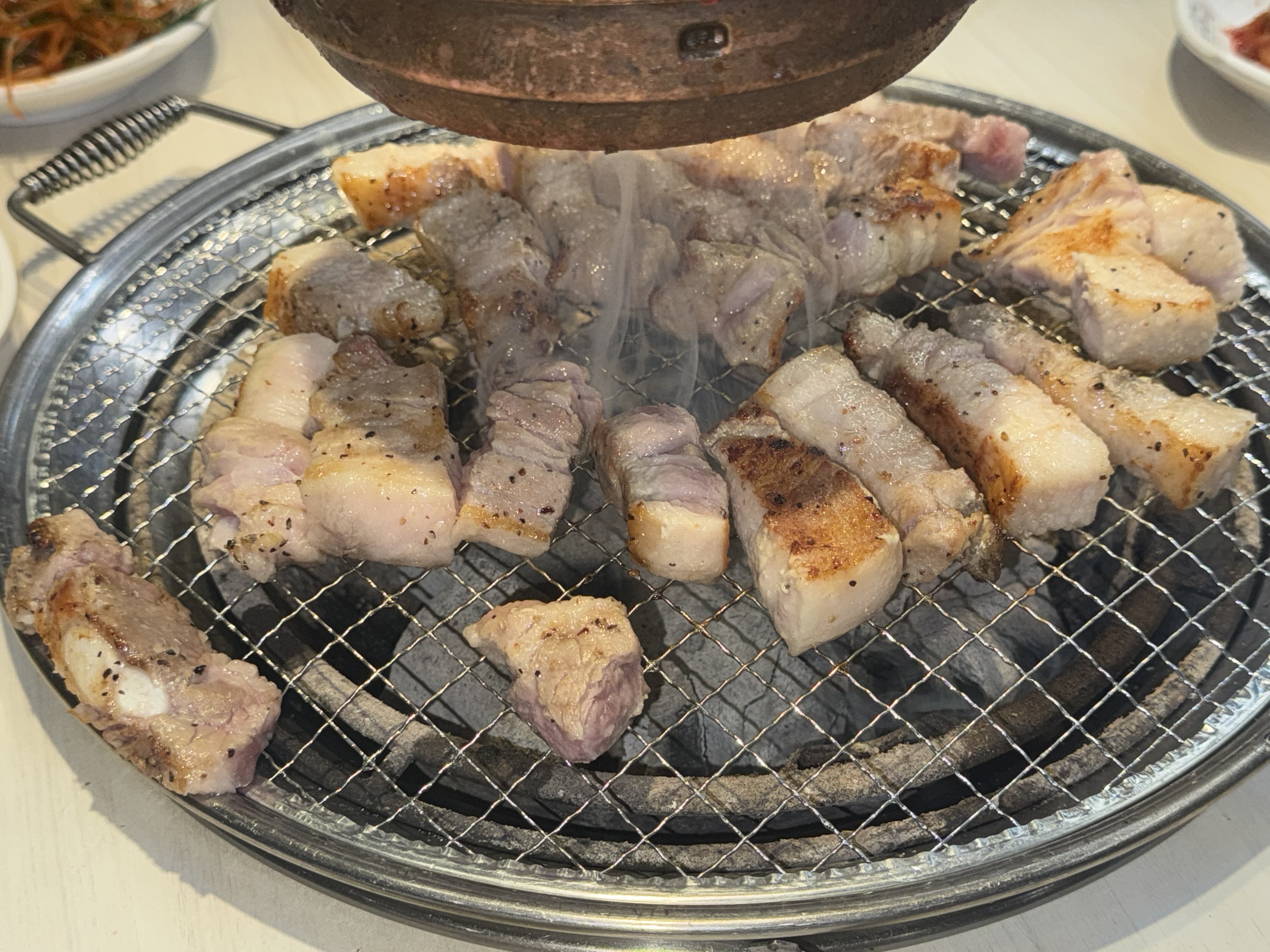 무한리필이지만 고기질이 너무 좋아서 진짜 맛있습니다 삼겹살이 진짜 존맛 - 화곡동 맛집 명륜진사갈비 서울까치산점