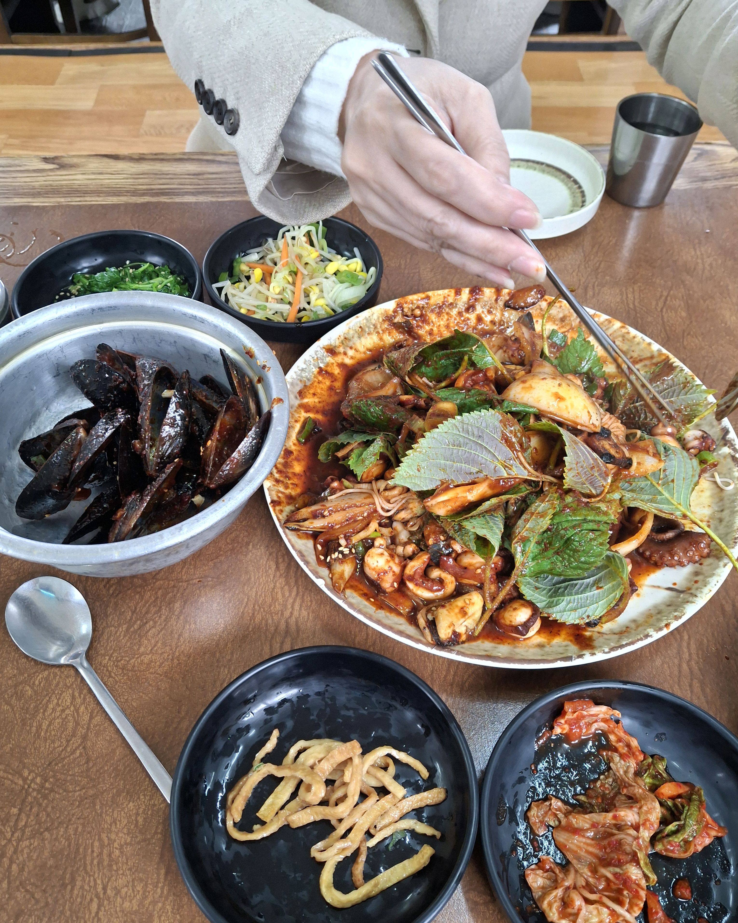 돌문어 ? !!! - 제주 맛집 소금바치 순이네
