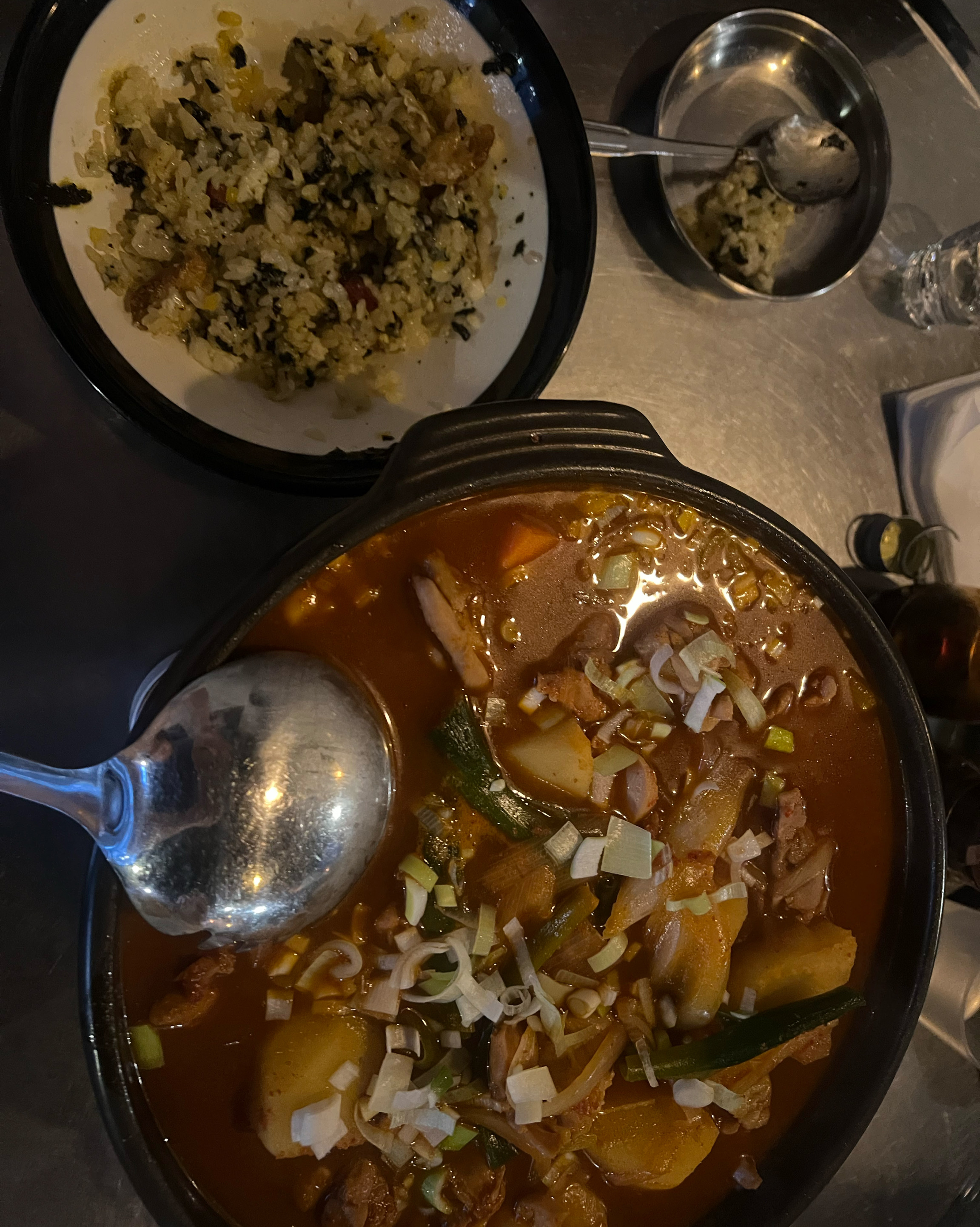 처음 와보는데 너무 맛있고 양도 많아요! 직원분들도 다 너무 친절하셔서 좋아요 담에 또 올