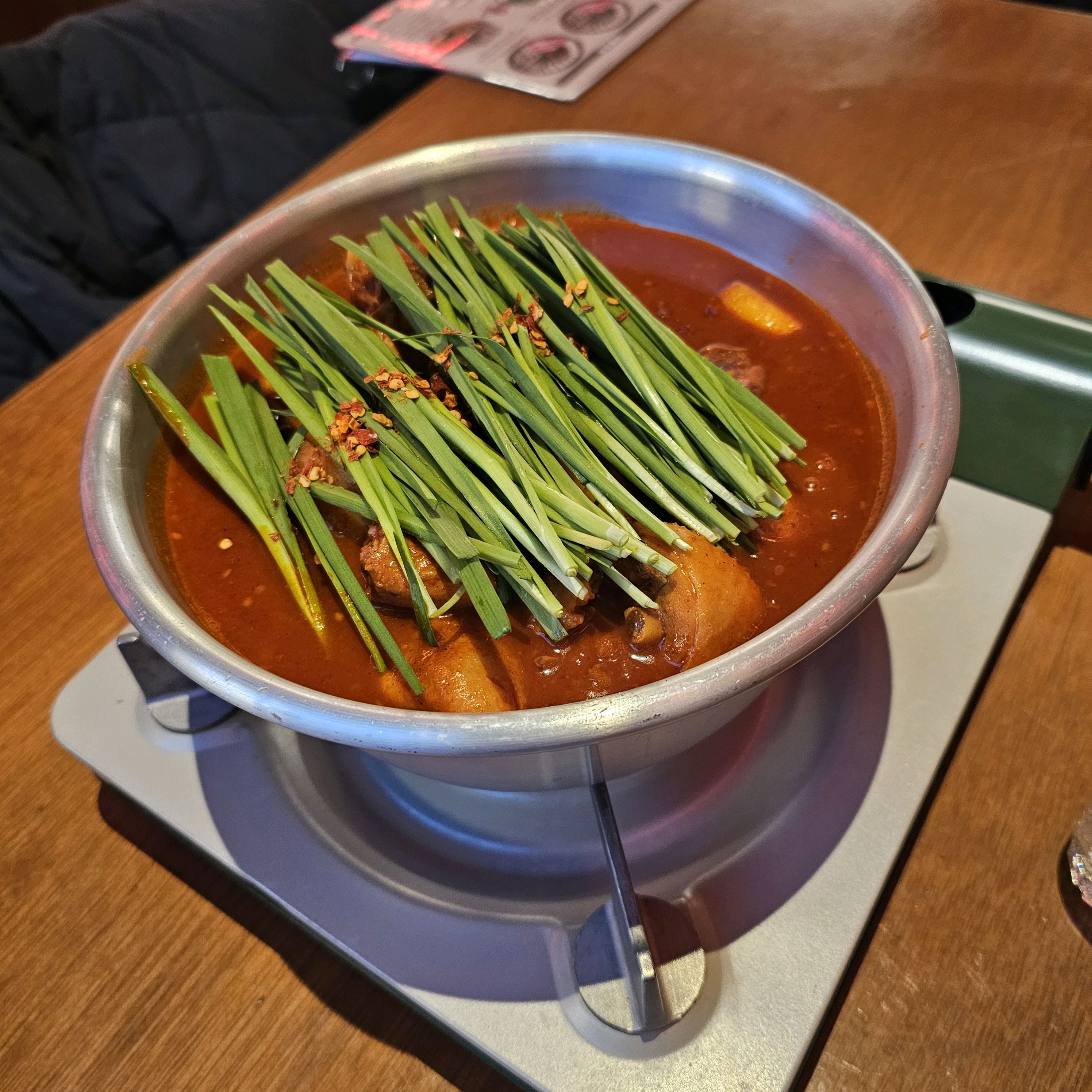 너무 맛있게 먹었어요! 구월동에 힙한 곳이 있어서 다녀왔는데 분위기도 좋고, 테이블도 넓고
