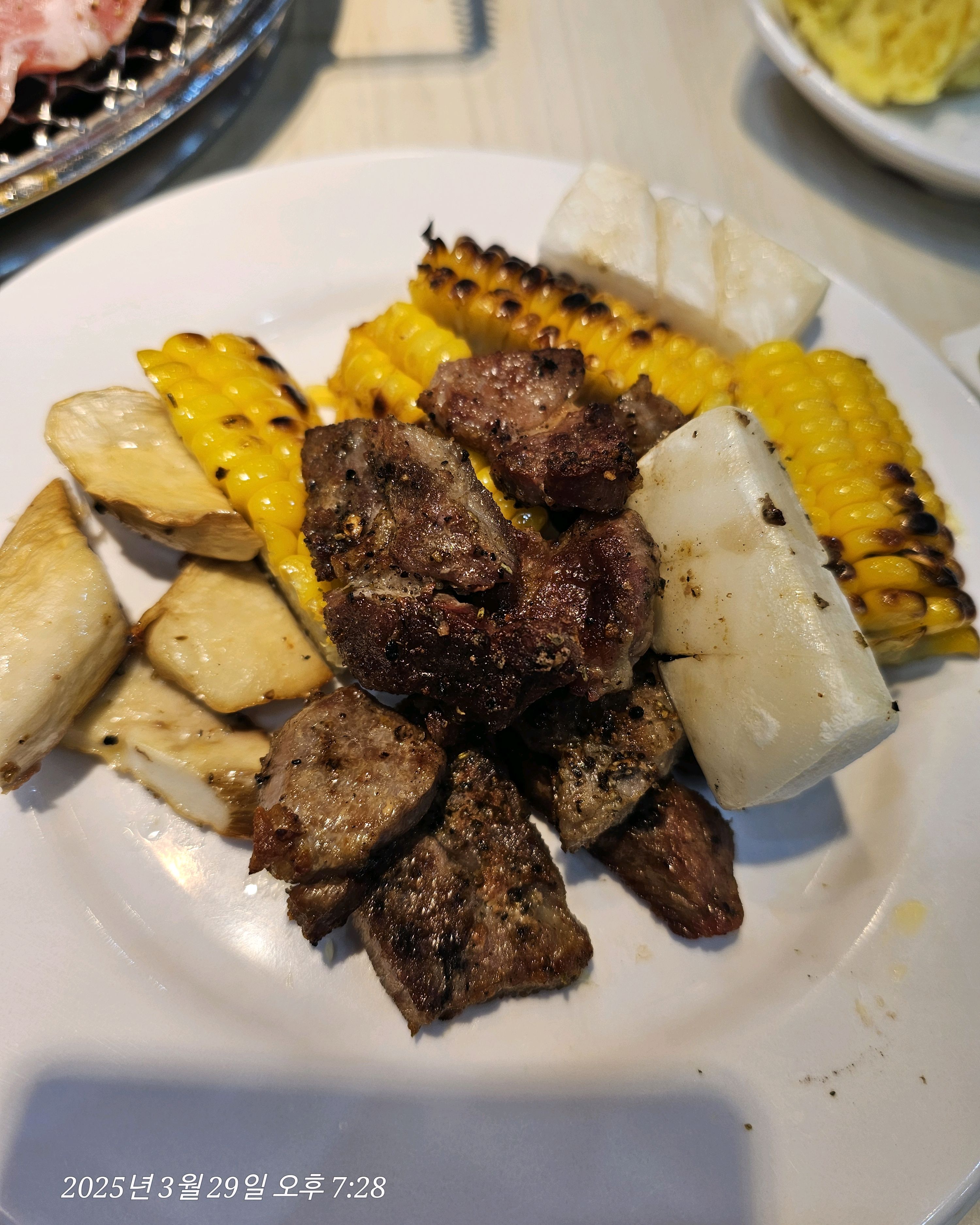 고기 항상 맛있게 먹고 갑니다 - 송림동 맛집 명륜진사갈비 인천송림점