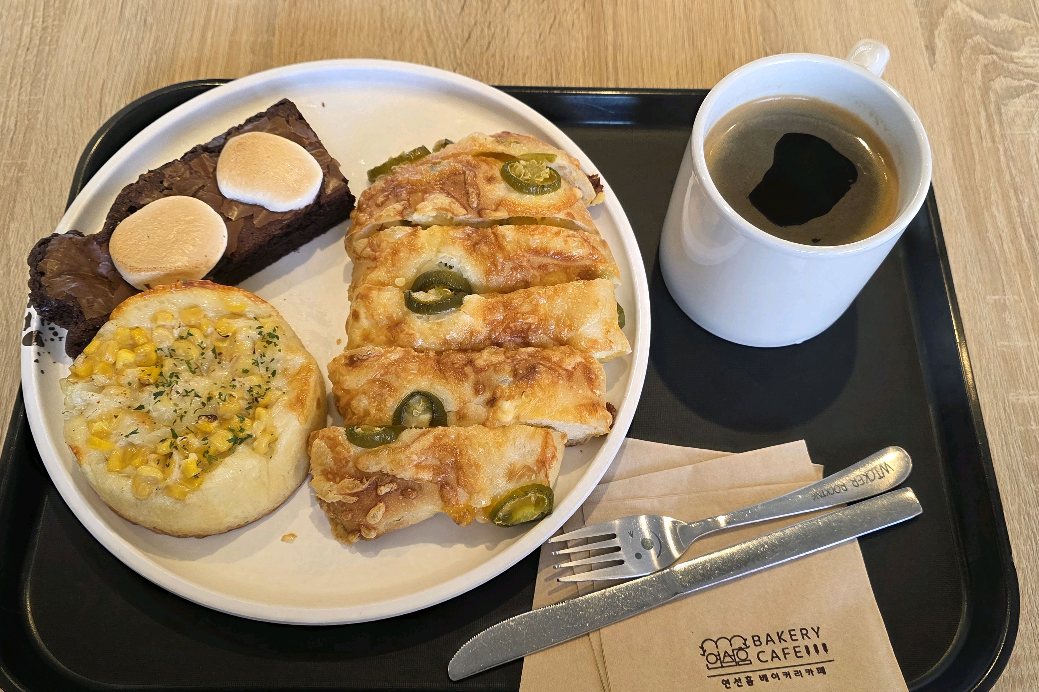 다양한 빵이 있어서 골라먹는 재미가 있어요 - 대전 맛집 연선흠베이커리카페