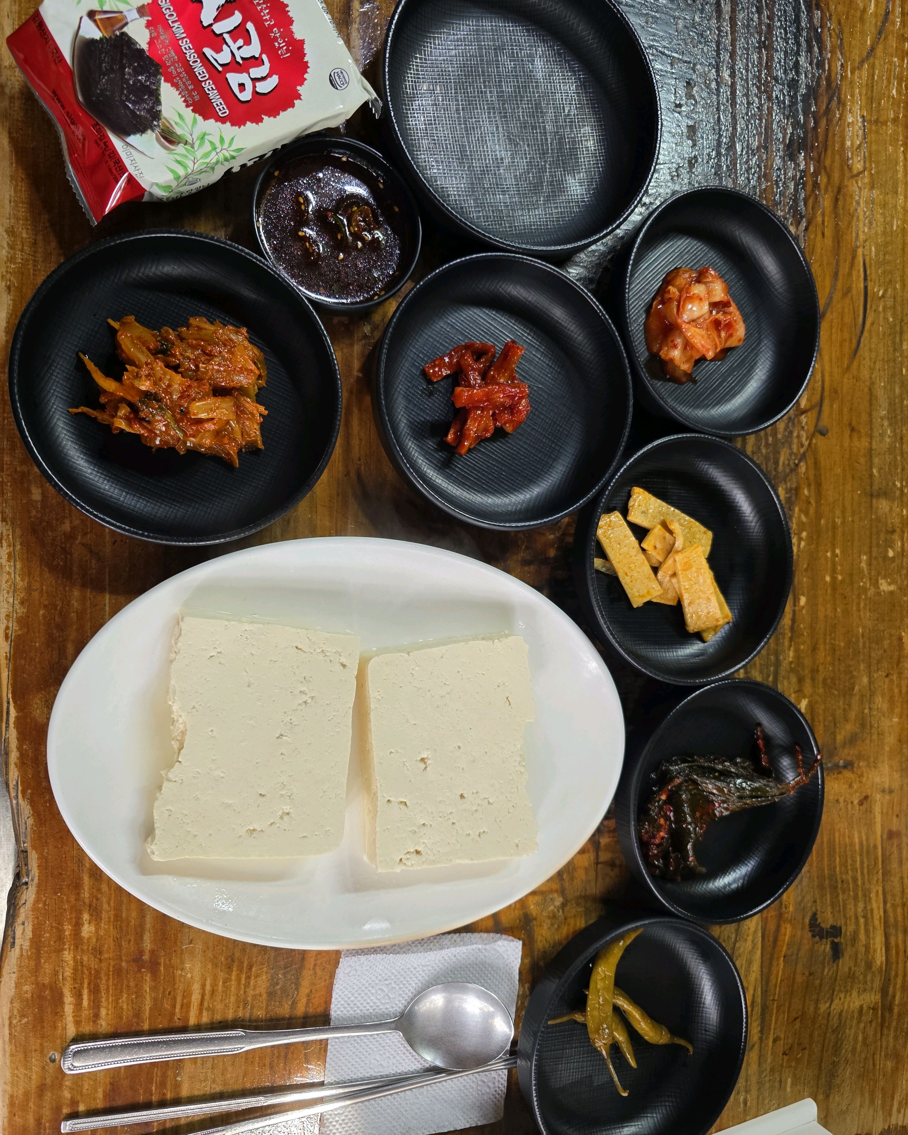 추천 받아 갔는데 모두부가 참 맛있었습니다 혼자가도 잘 응대해주시고 다음에 오면 순두부도