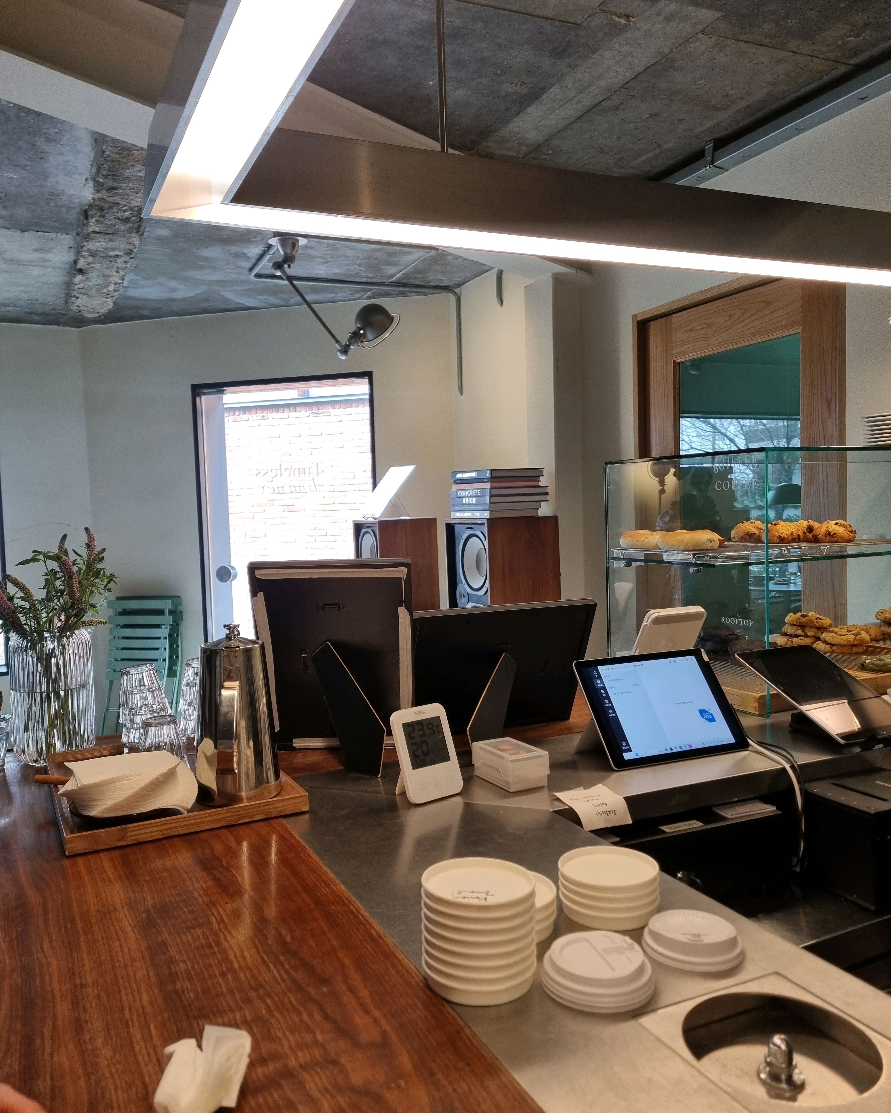 [경리단길 맛집 Cafe TRVR] 직접 가본 로컬 리뷰