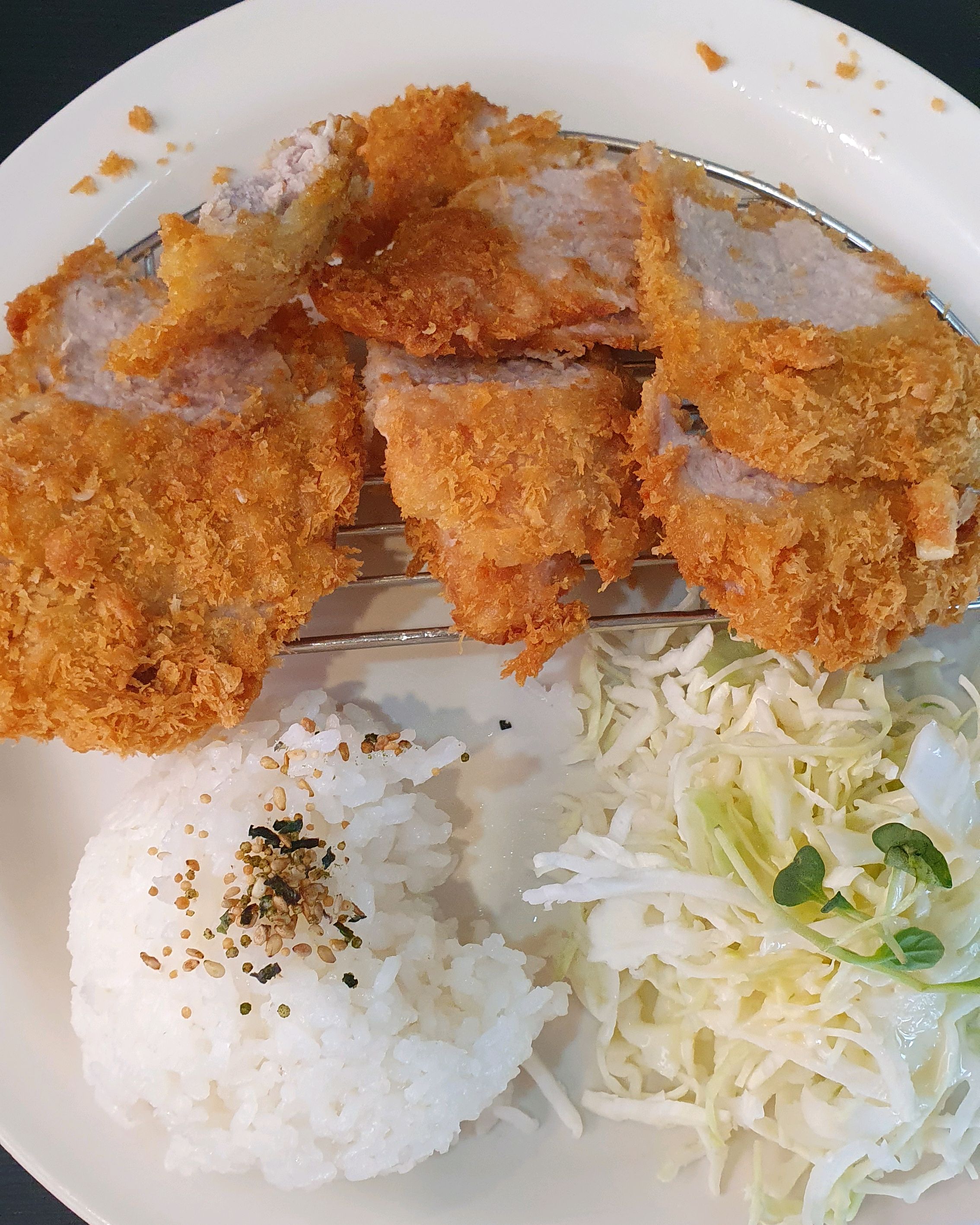 안심까스는 안에 고기가 촉촉 부드러웠어요~ - 포항 양덕 맛집 홍익돈까스 포항양덕점