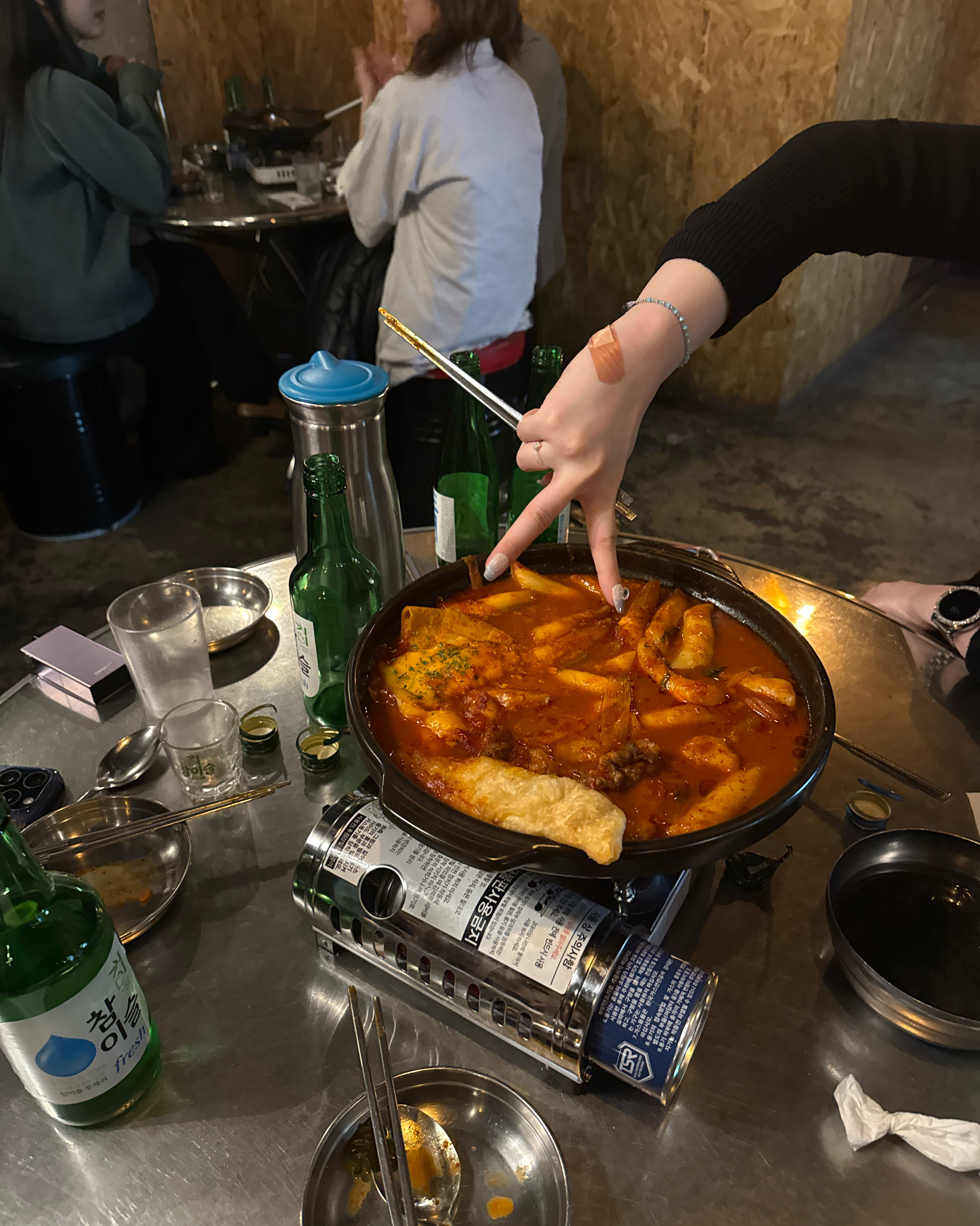 안주도 맛있고 직원들이 너무 친절해요 - 이태원 맛집 마가진상회