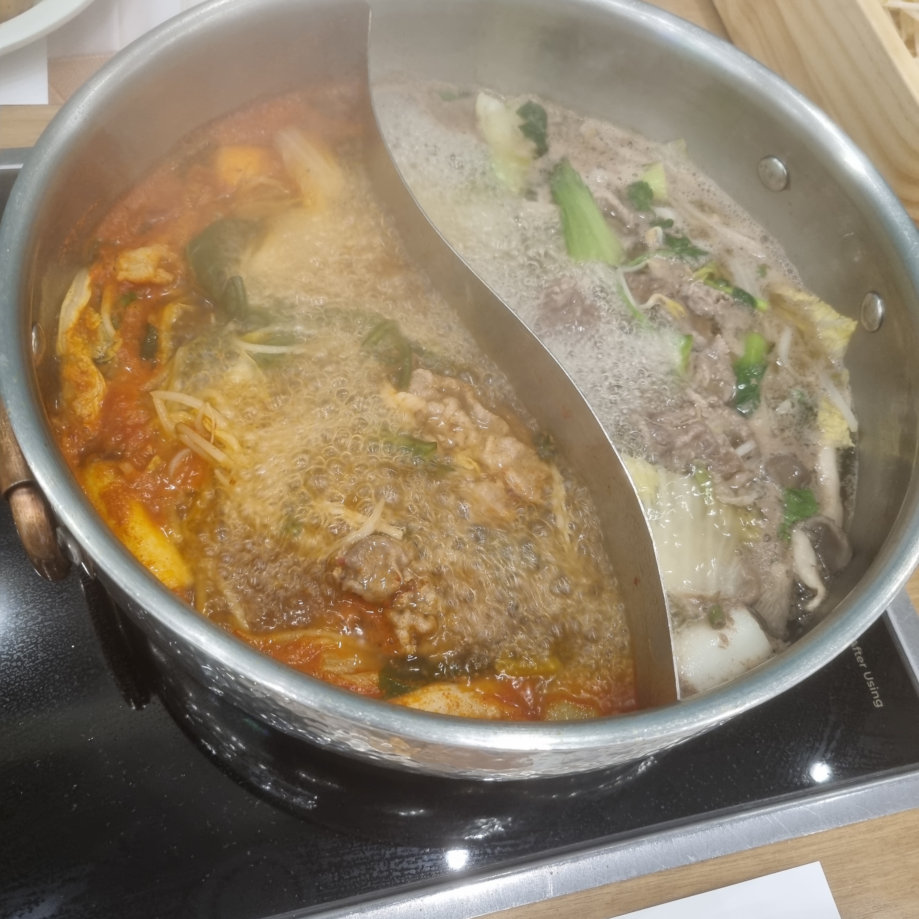 줄서서 먹을정도는 아닌데 별내에서는 인기있는 식당인듯. - 별내 맛집 샤브올데이 별내신도시점