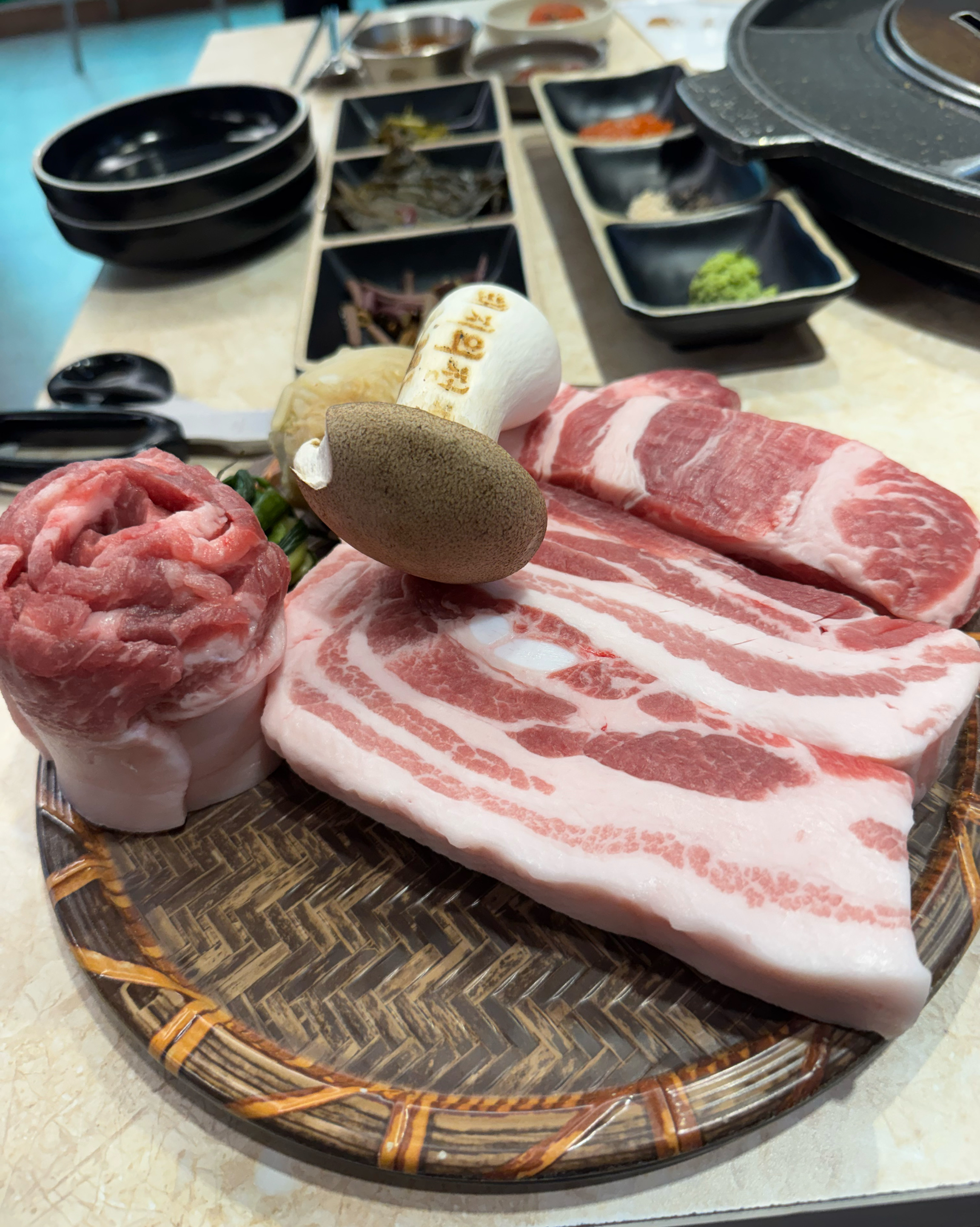 지인과의 식사였어요 - 제주 맛집 숙성도 애월점