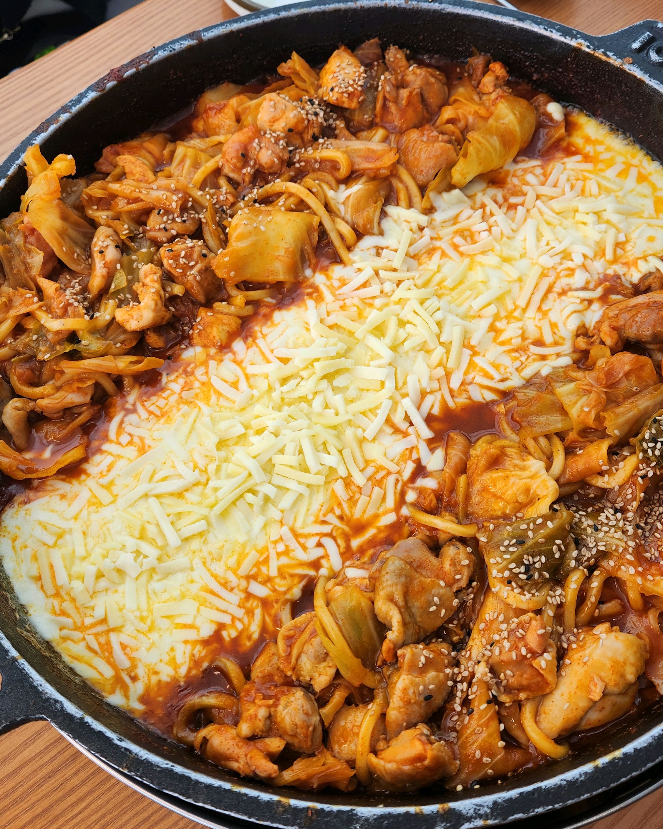 [홍대입구역 맛집 장인닭갈비 홍대2호점] 직접 가본 로컬 리뷰